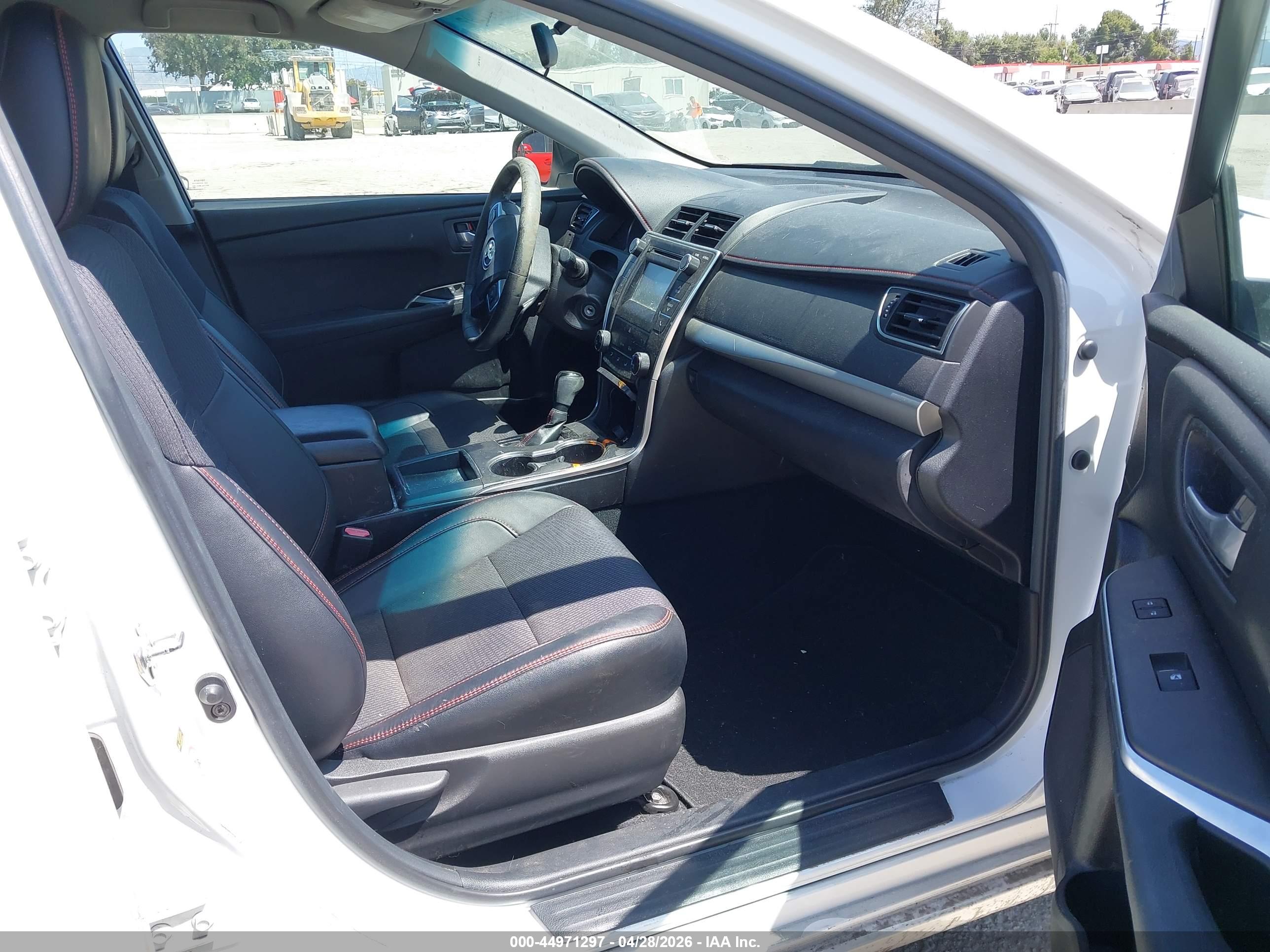 TOYOTA CAMRY image 5