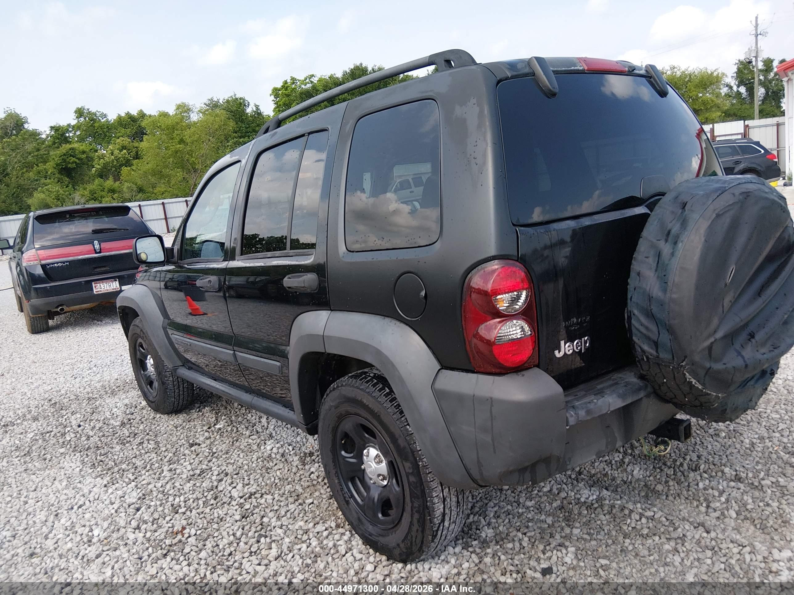 JEEP LIBERTY image 3