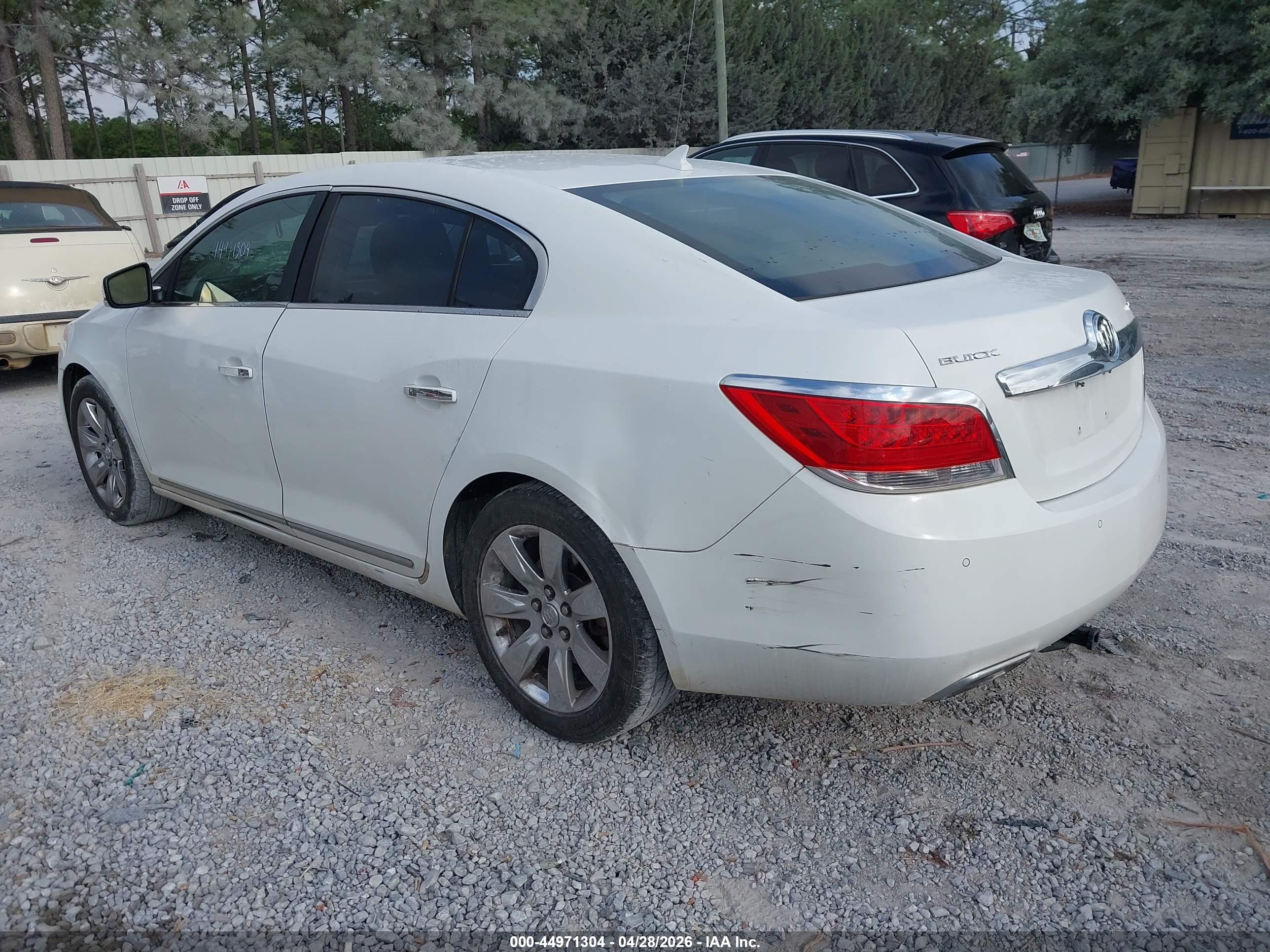 BUICK LACROSSE image 3