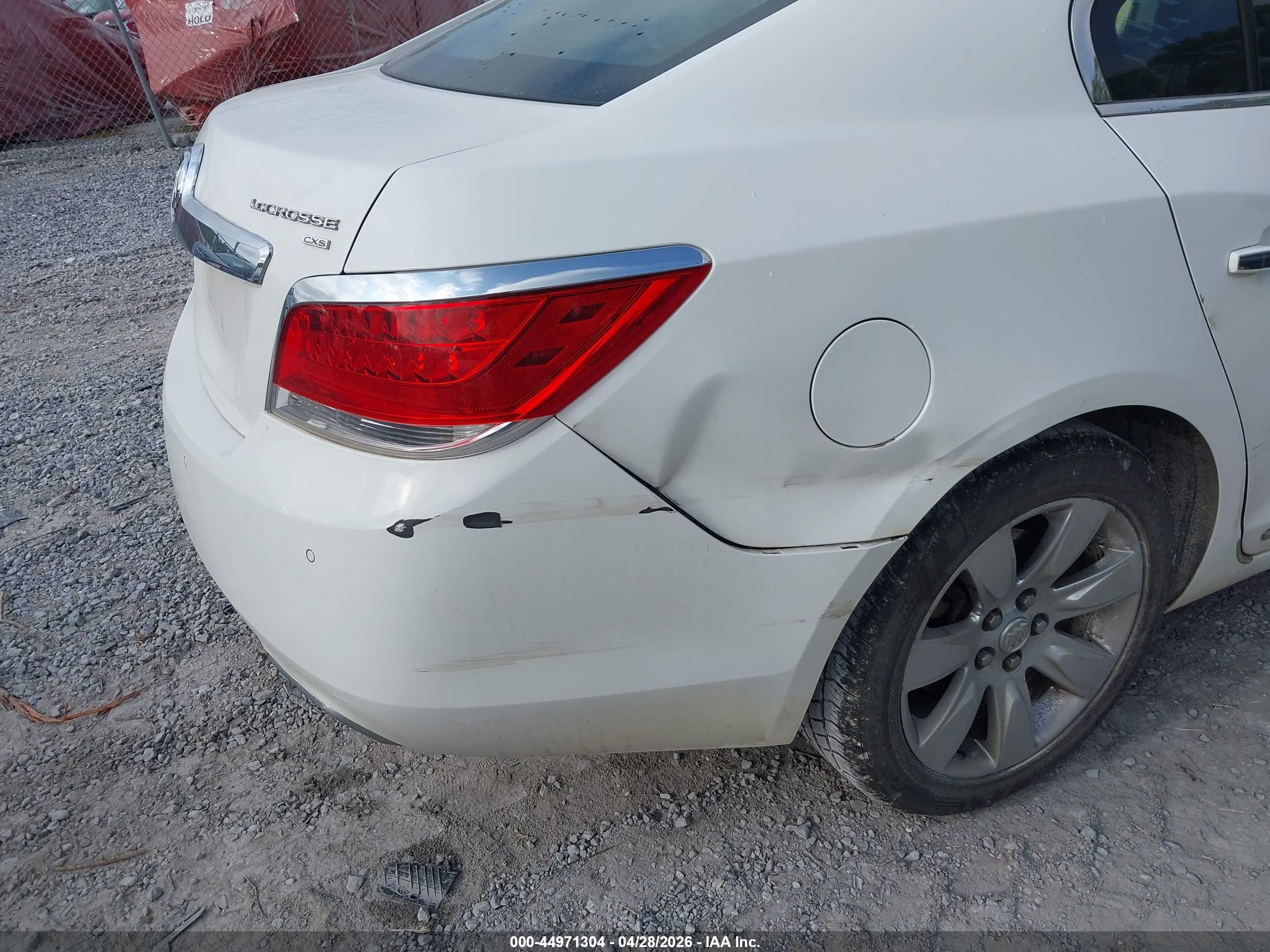 BUICK LACROSSE image 6
