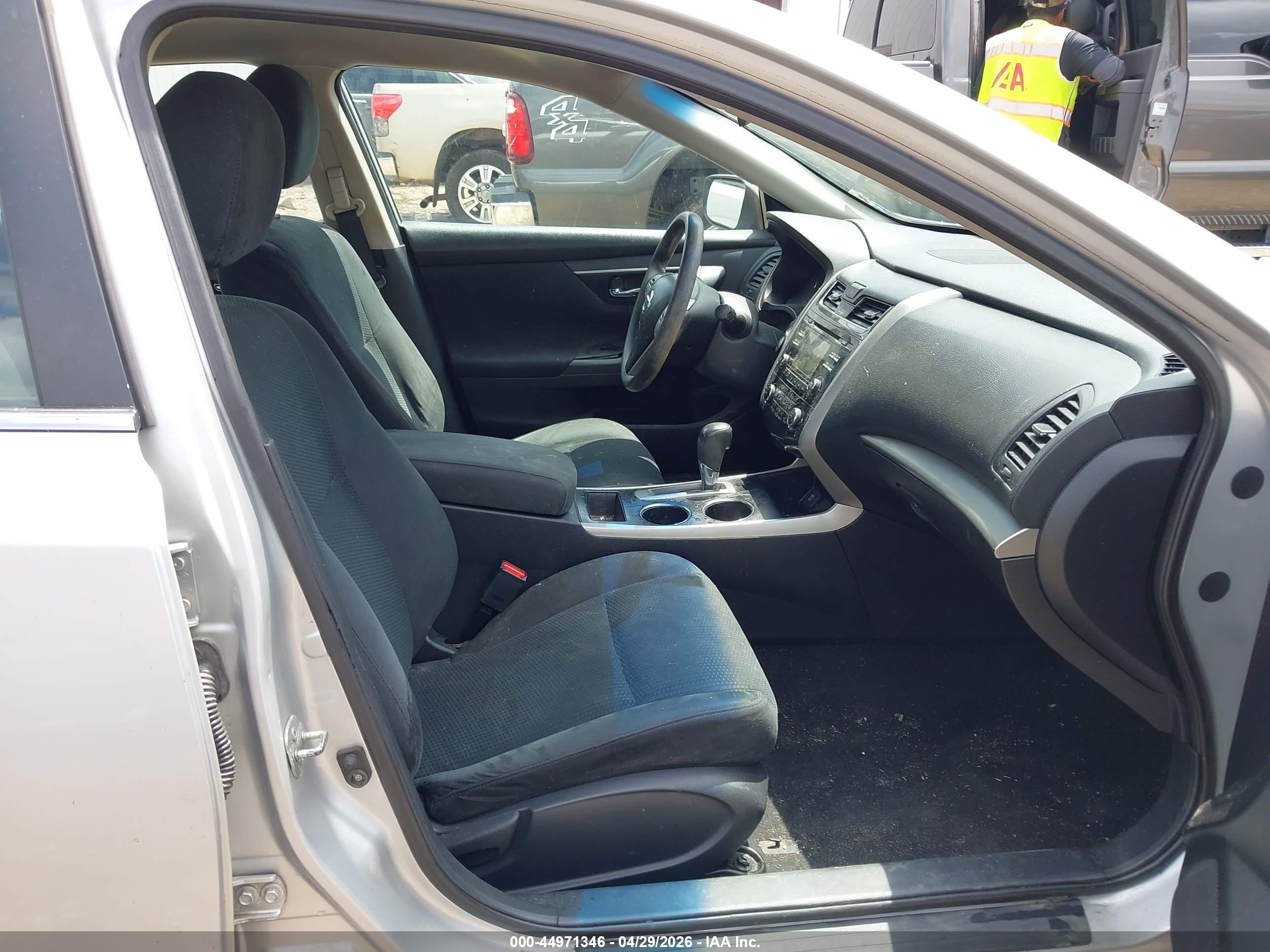 NISSAN ALTIMA image 5