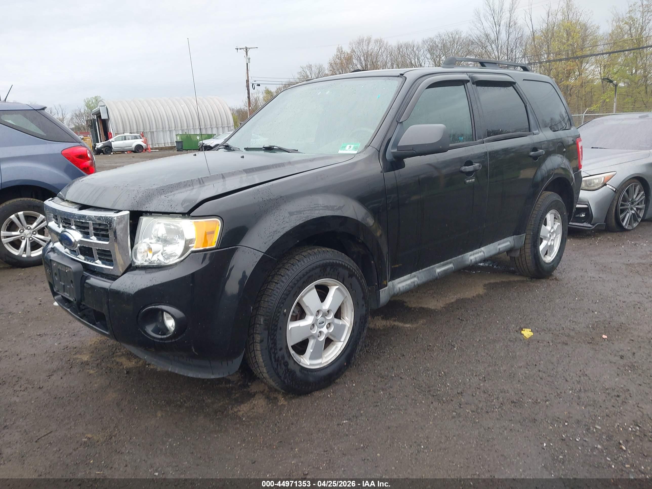 FORD ESCAPE image 2
