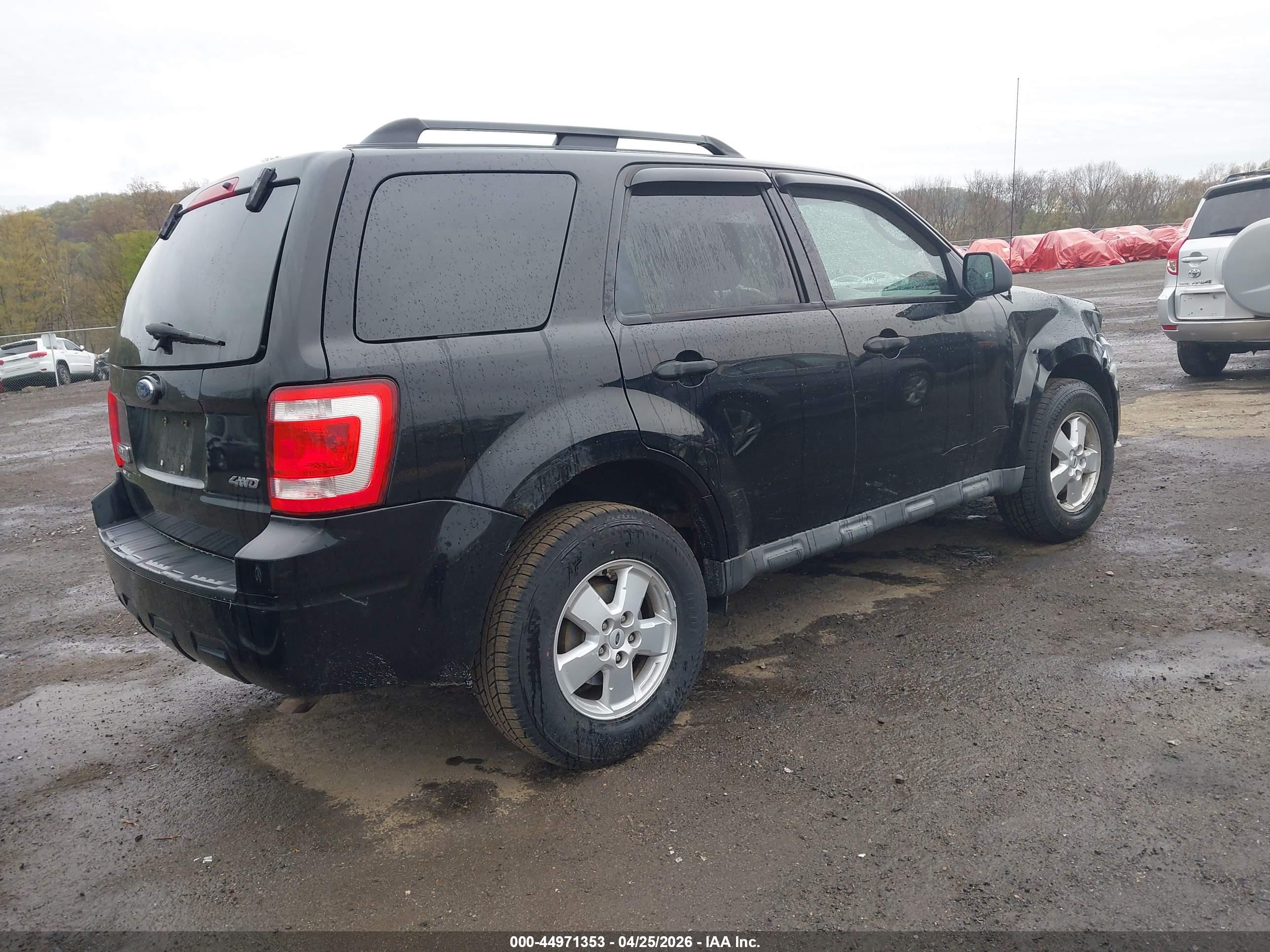 FORD ESCAPE image 4
