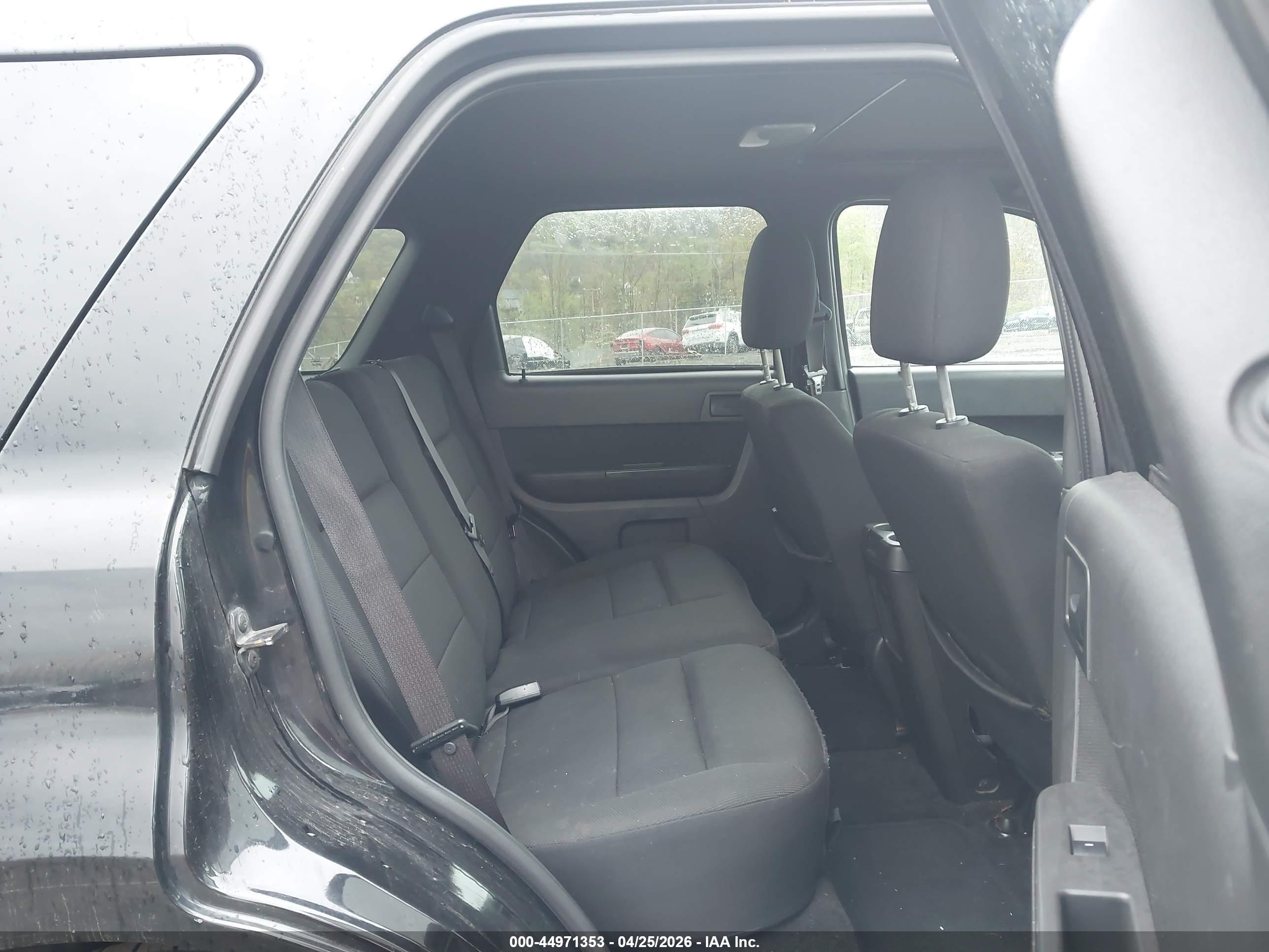 FORD ESCAPE image 8