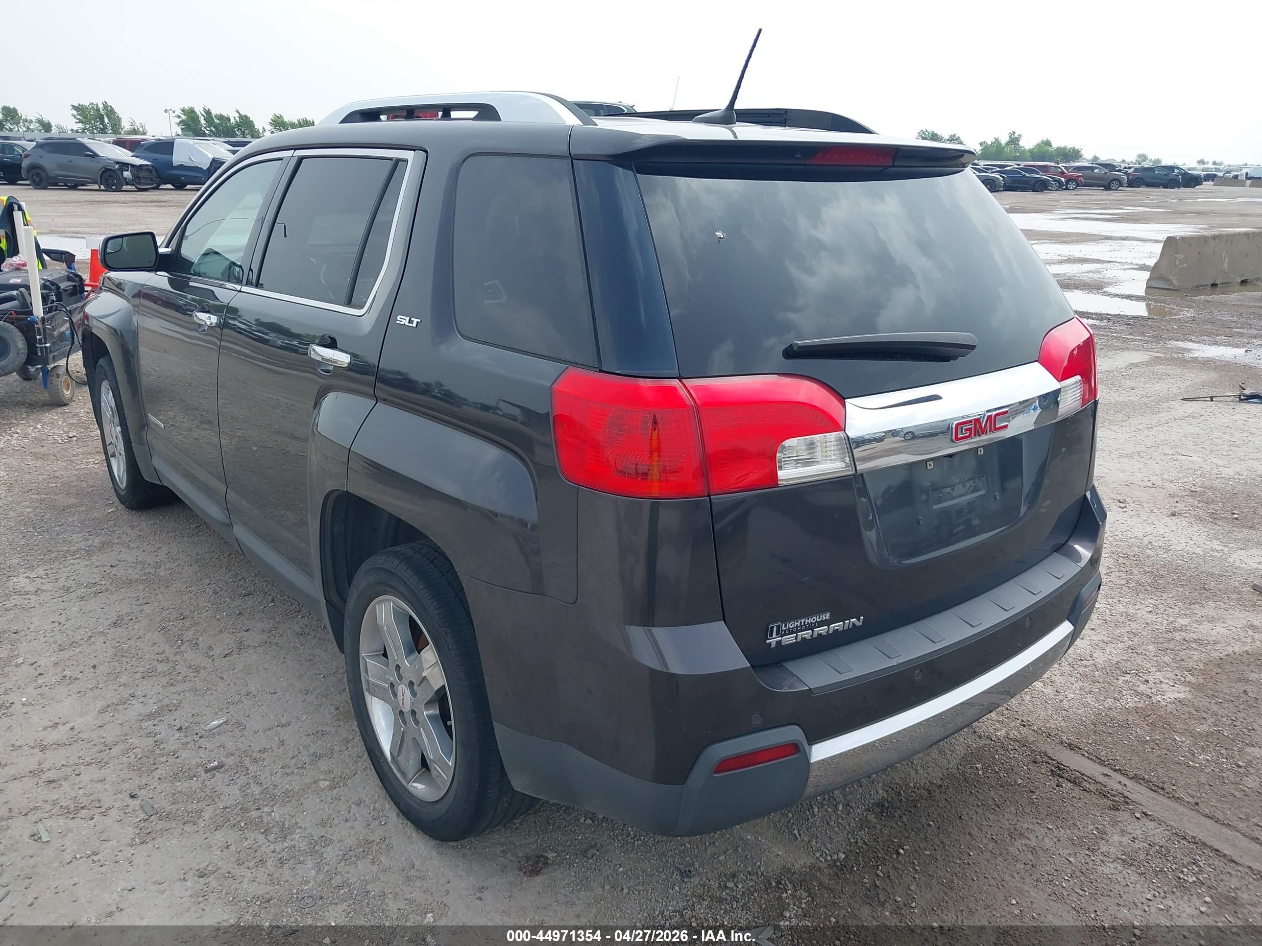 GMC TERRAIN image 3