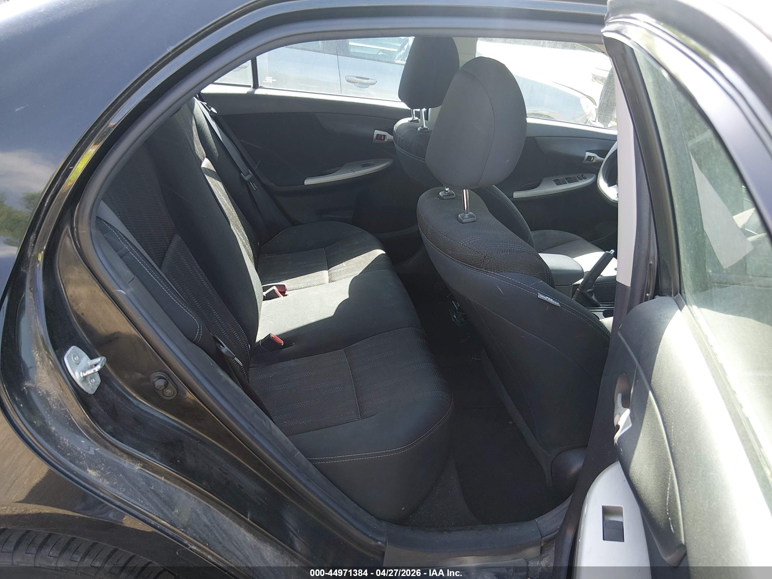 TOYOTA COROLLA image 8
