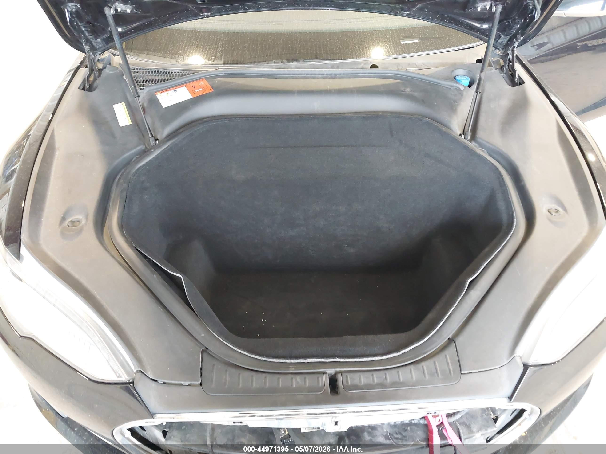 TESLA MODEL image 10