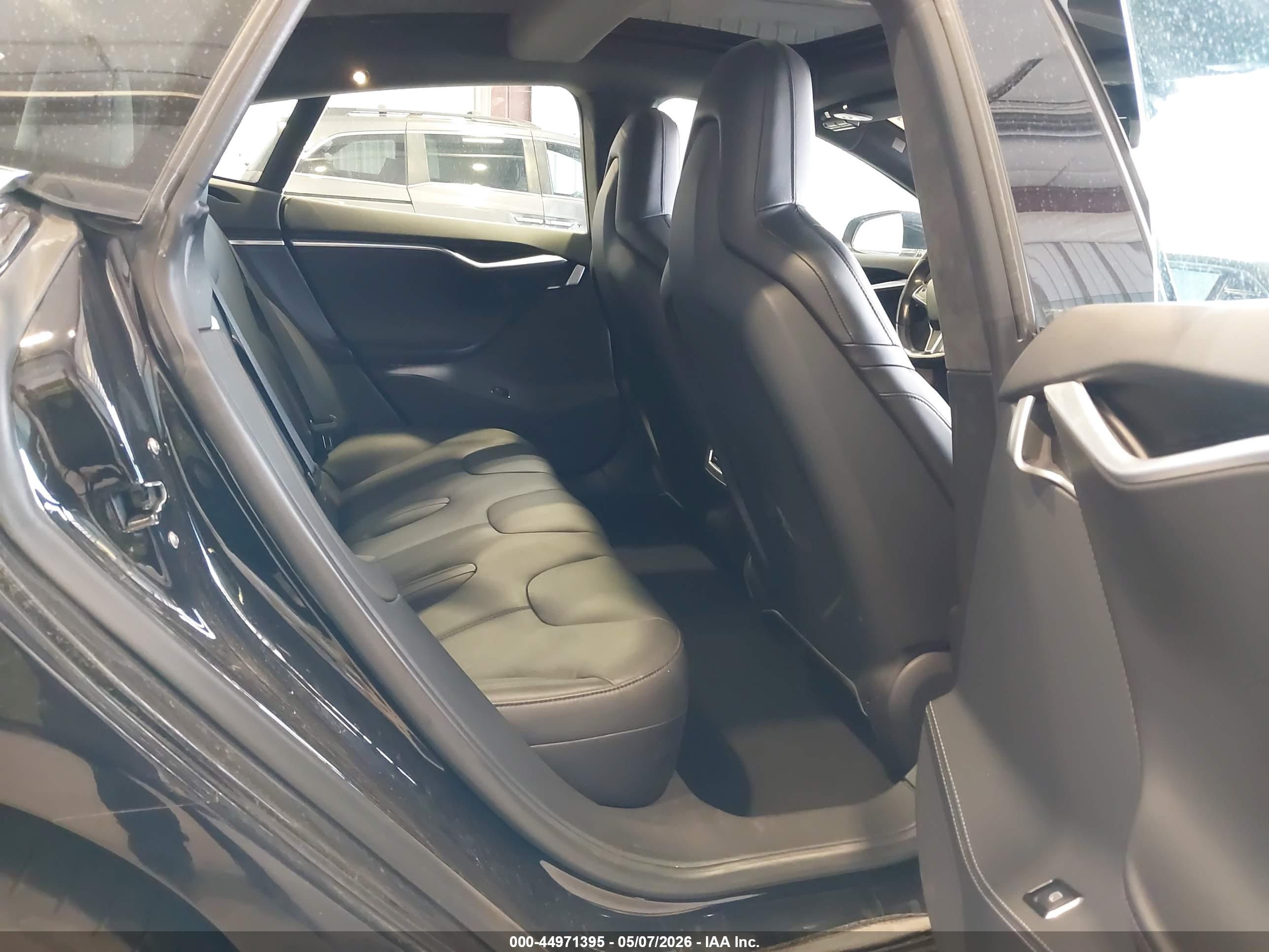 TESLA MODEL image 8