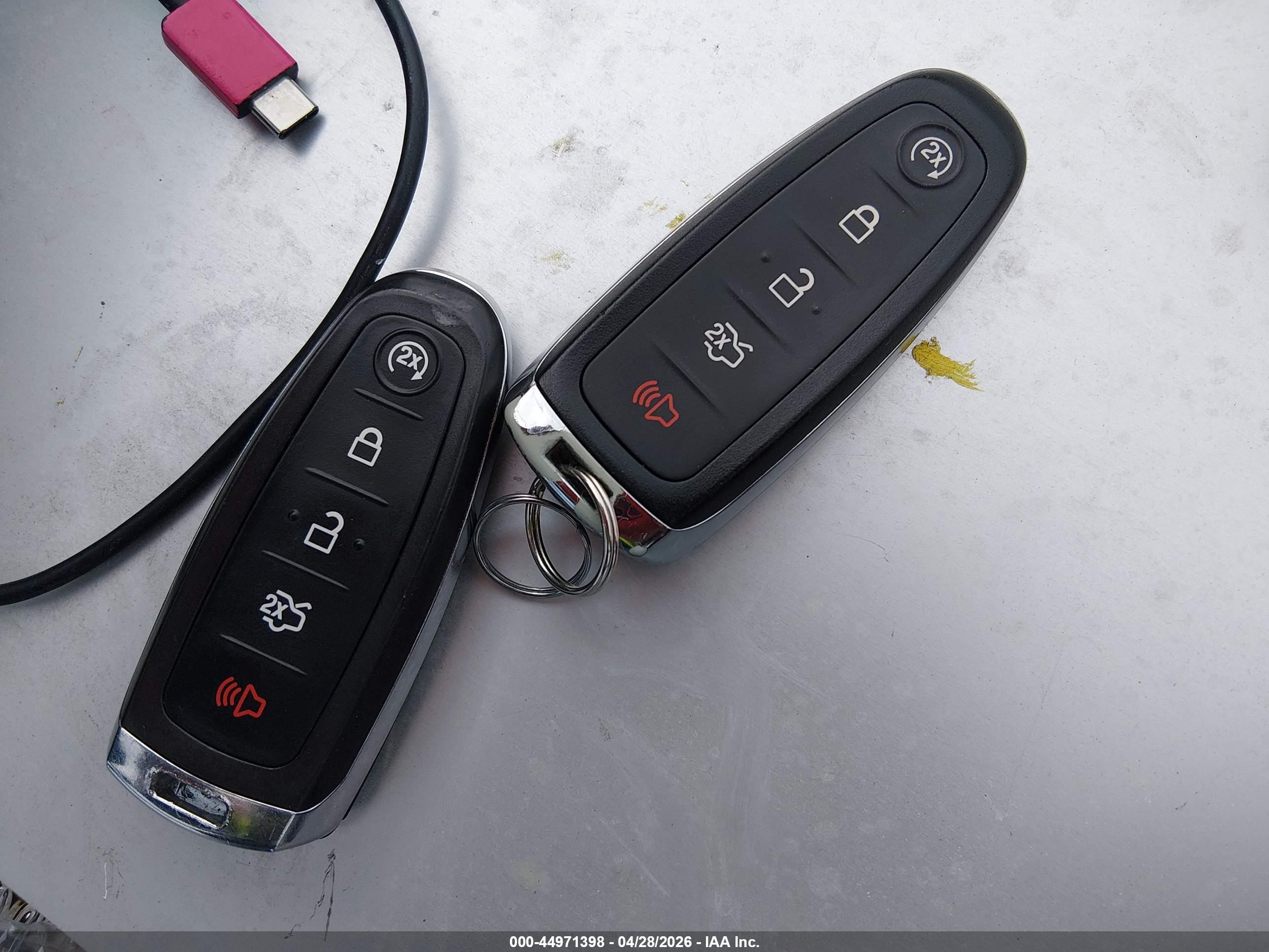 FORD ESCAPE image 11