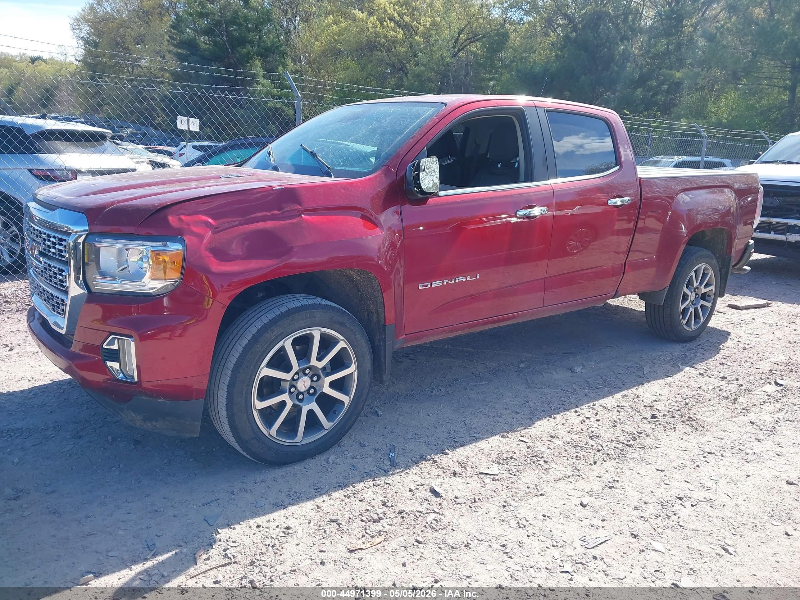 GMC CANYON image 2