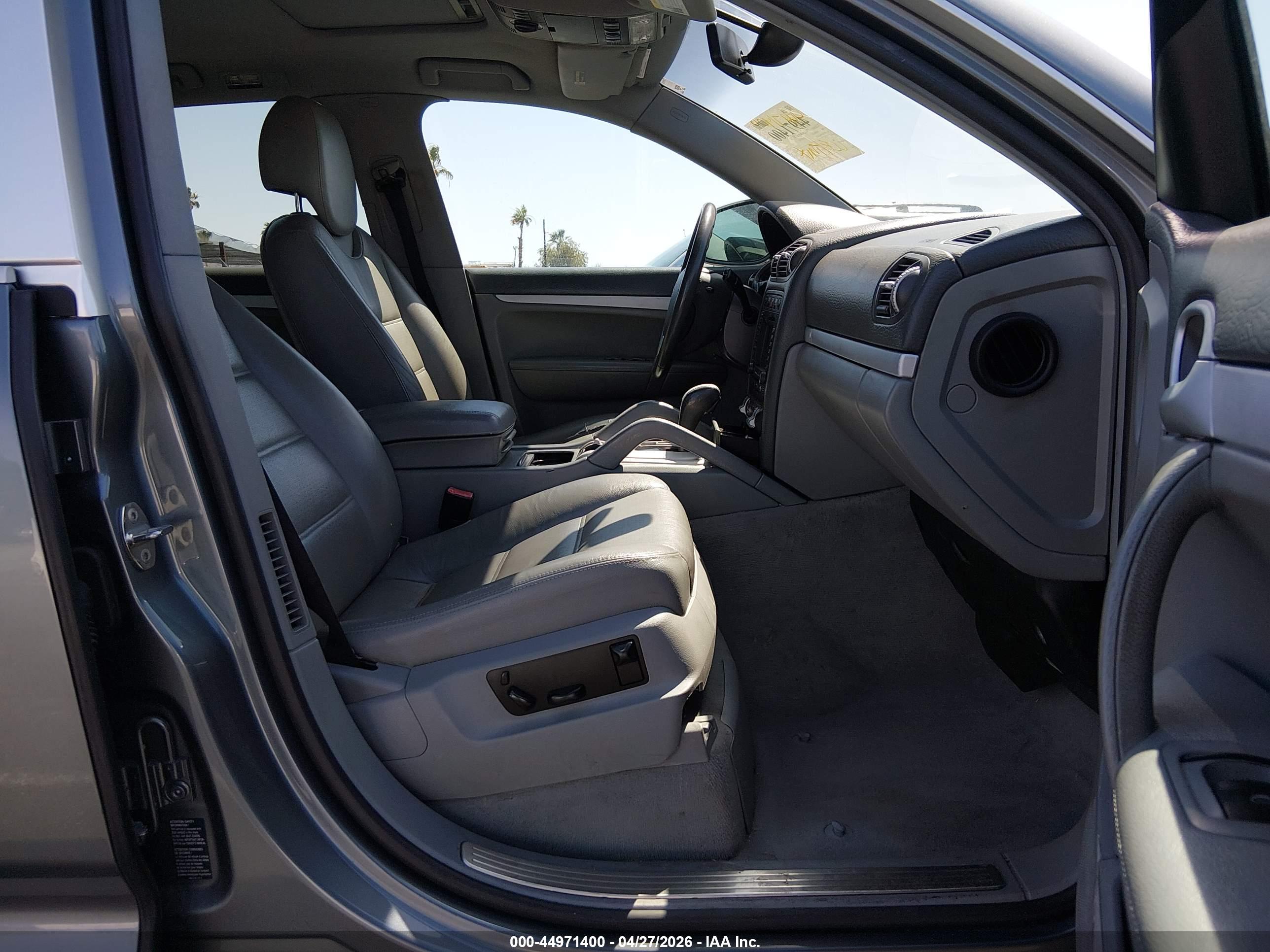 PORSCHE CAYENNE image 5