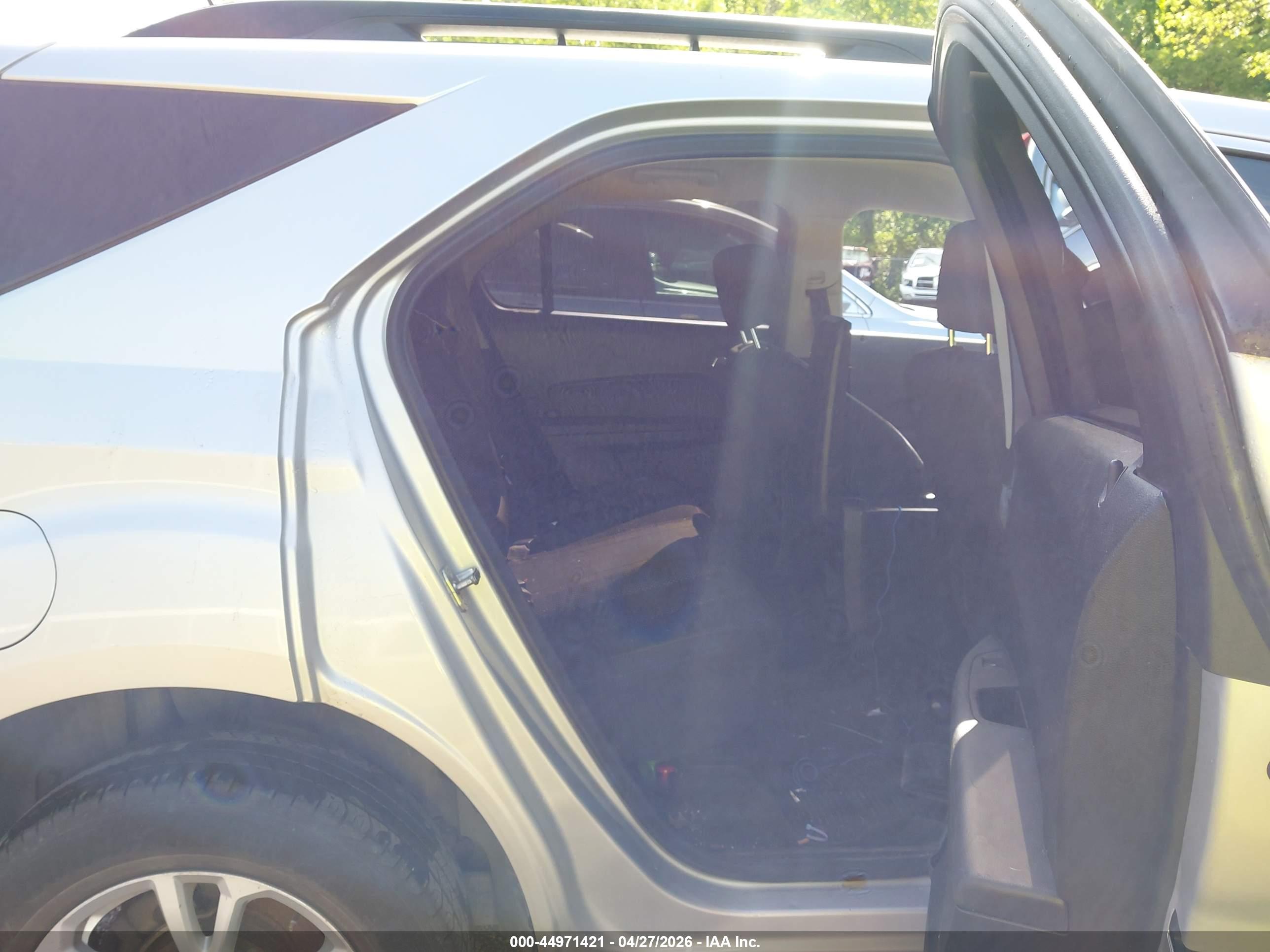CHEVROLET EQUINOX image 8