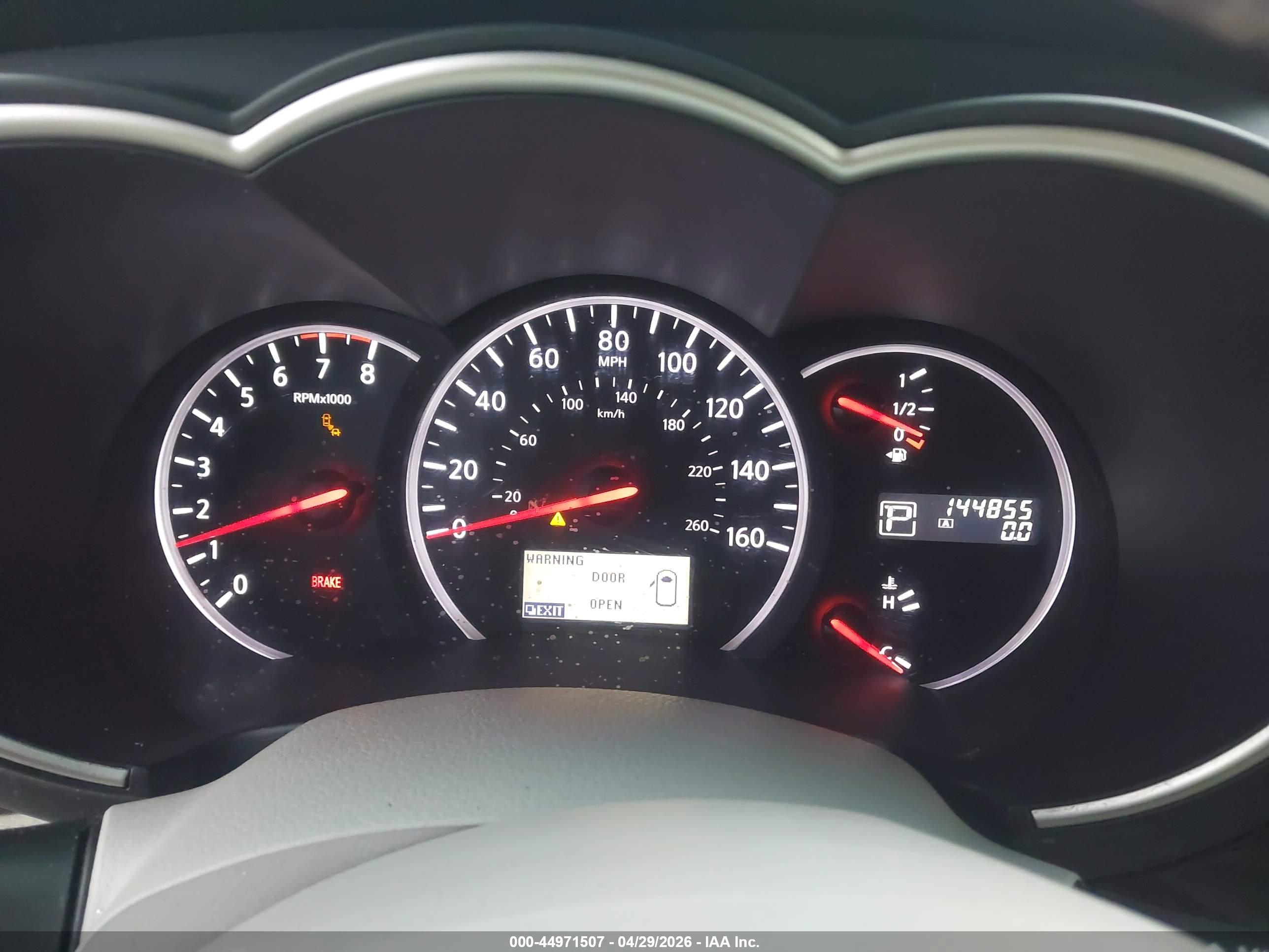 NISSAN QUEST image 7
