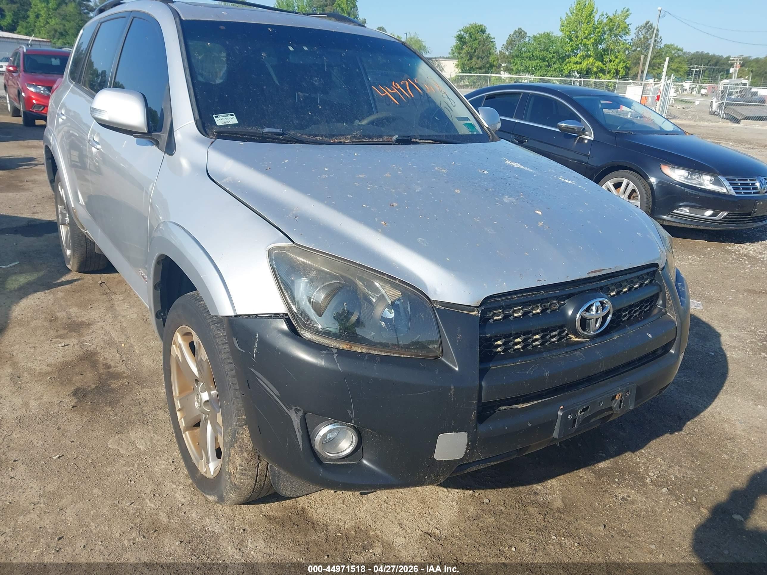 TOYOTA RAV4 image 6