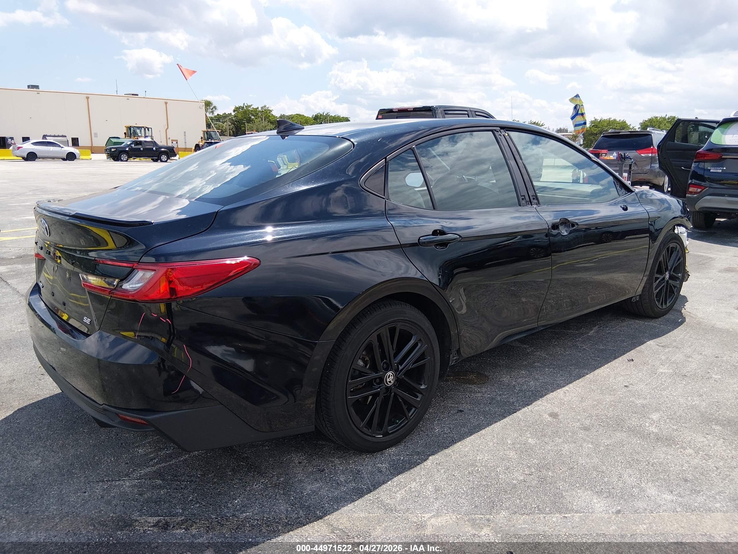 TOYOTA CAMRY image 4
