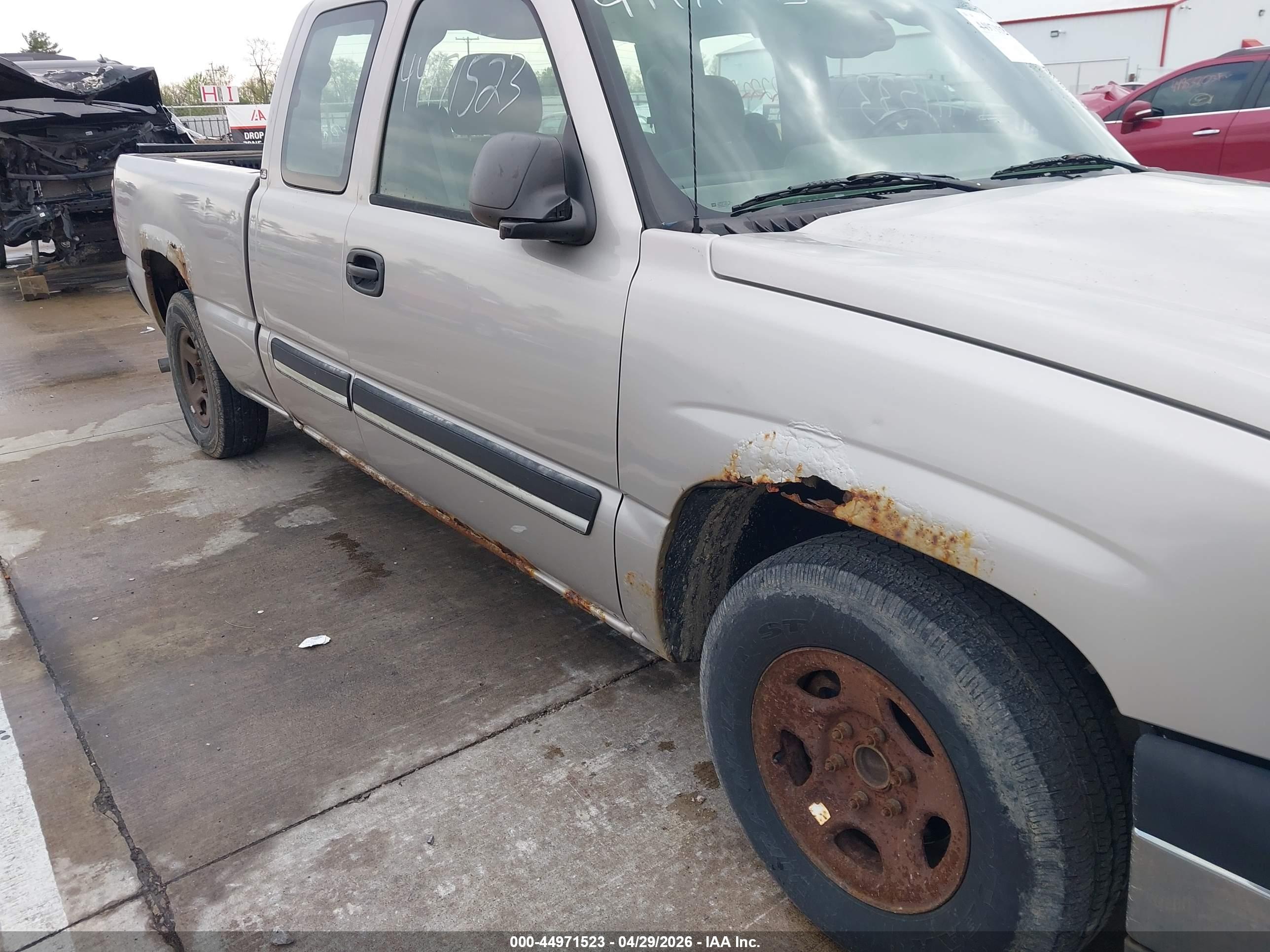 CHEVROLET SILVERADO image 6