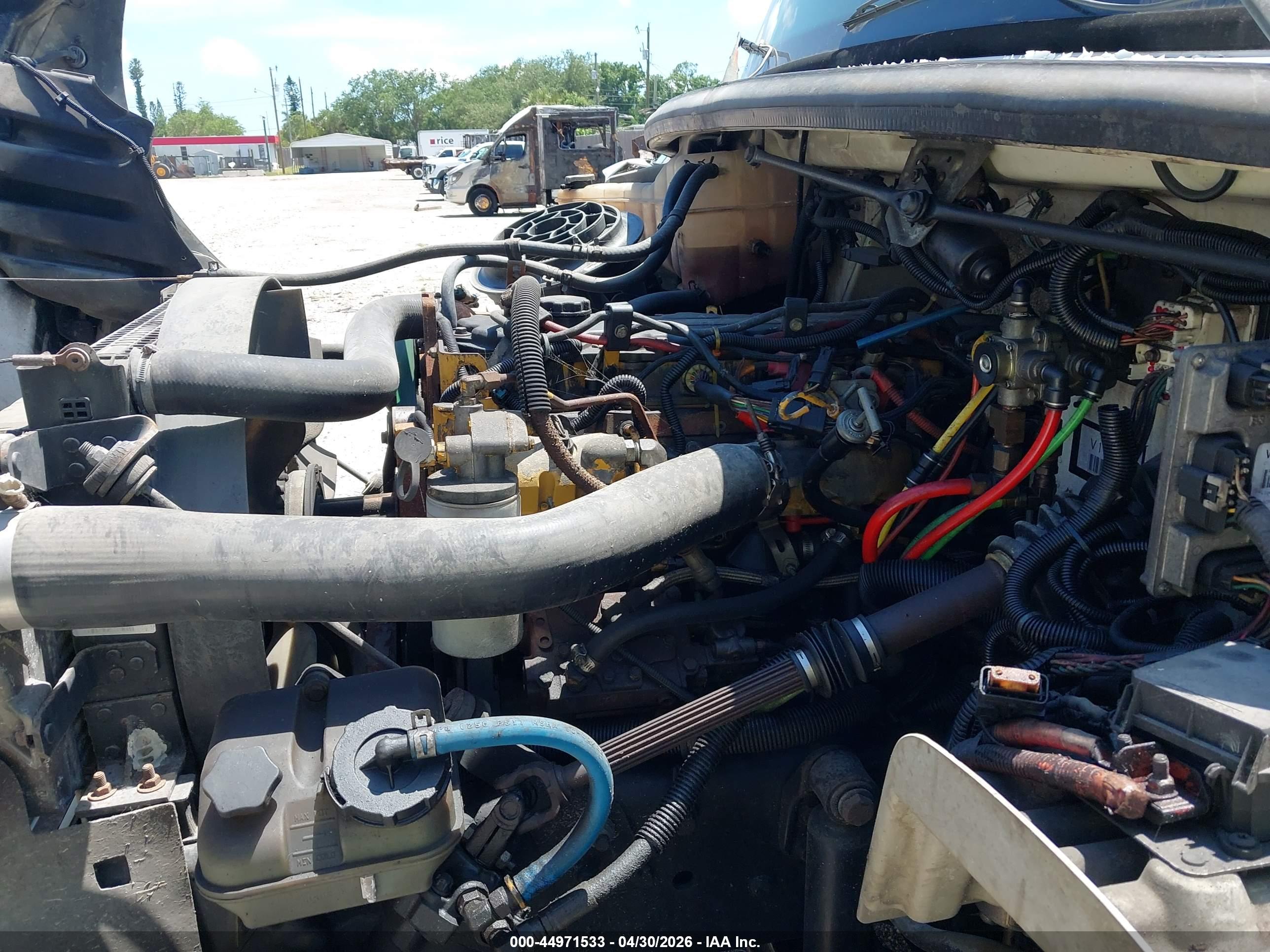 FREIGHTLINER M2 image 10