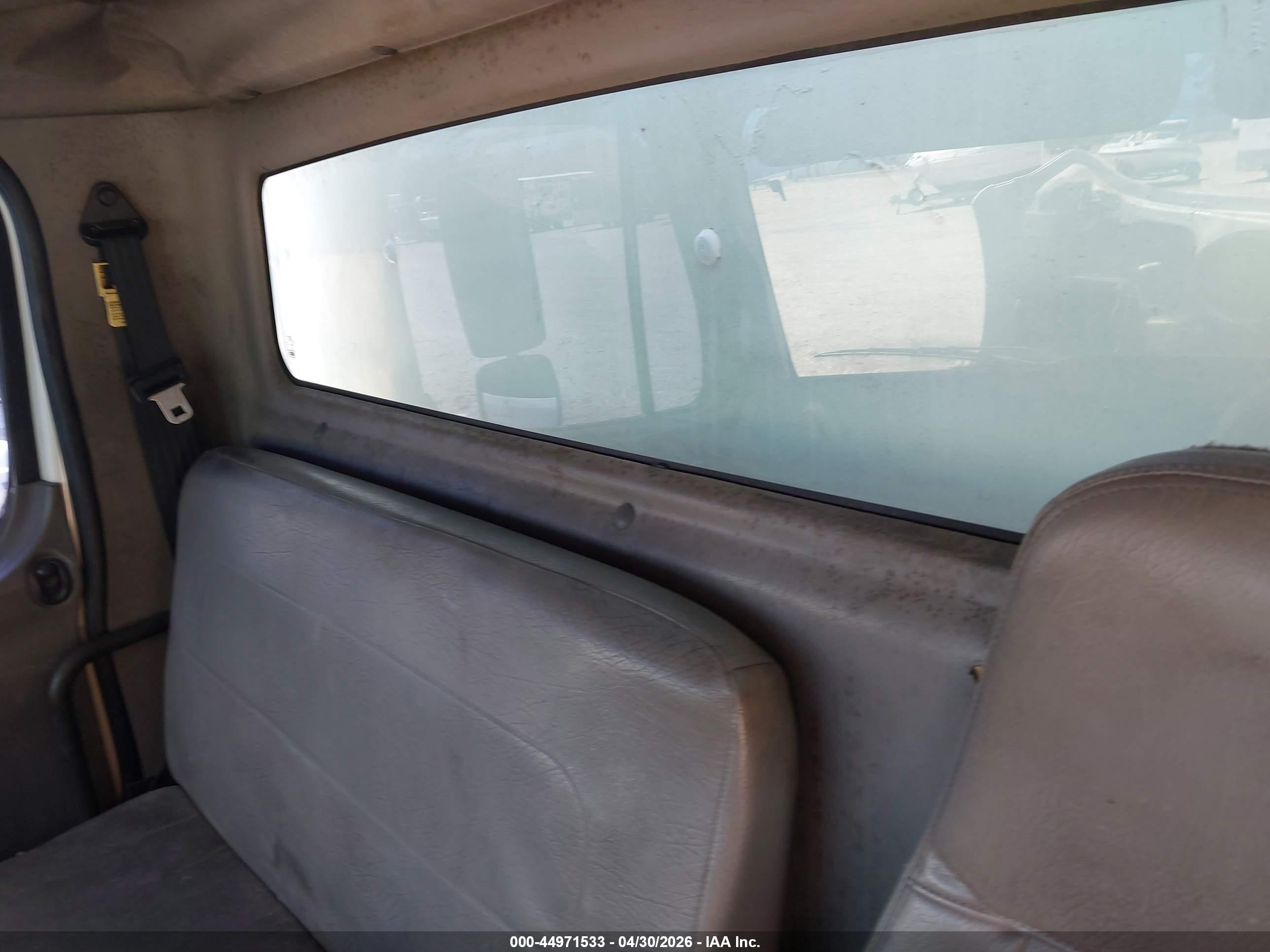 FREIGHTLINER M2 image 8