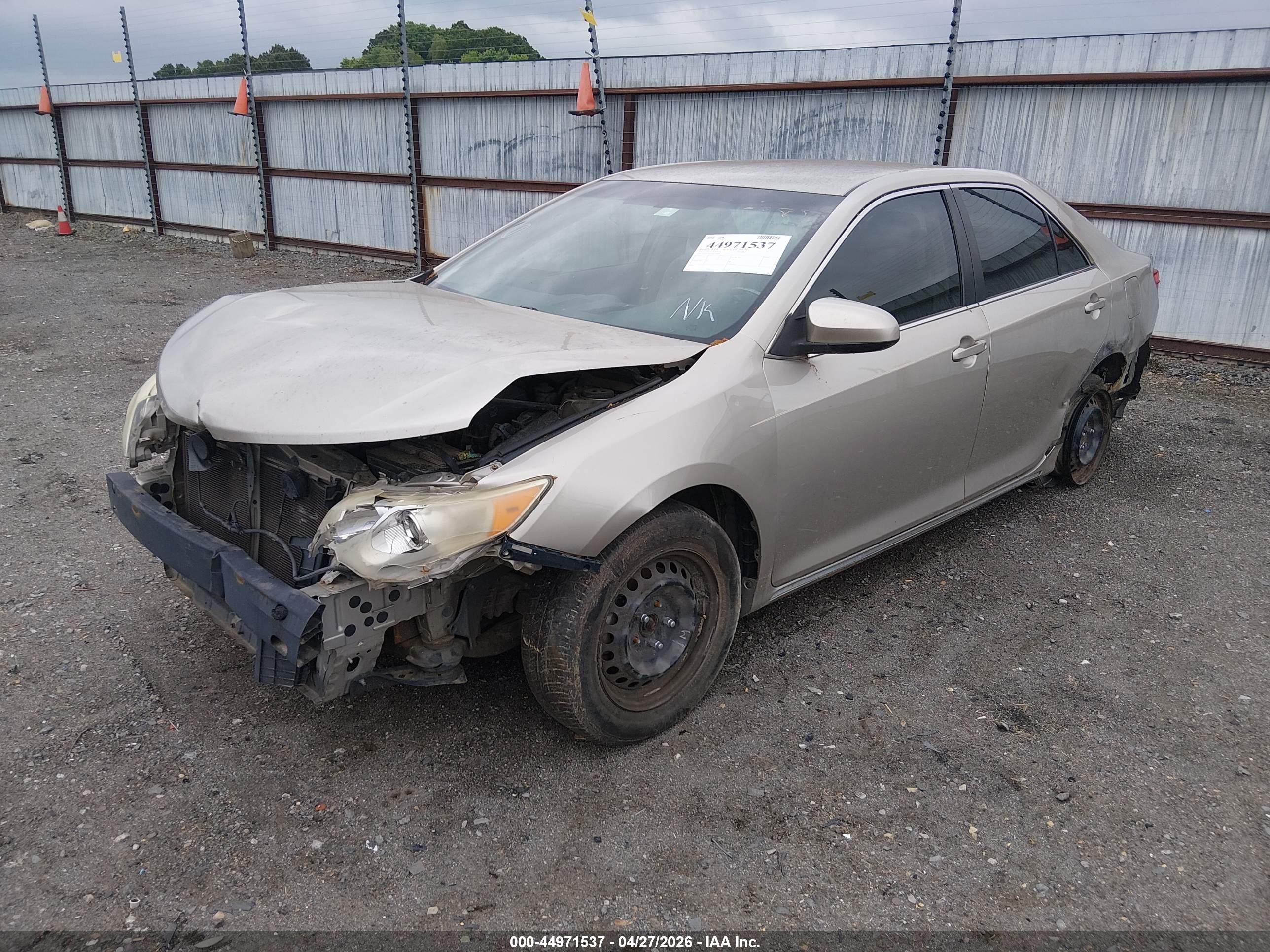 TOYOTA CAMRY image 2