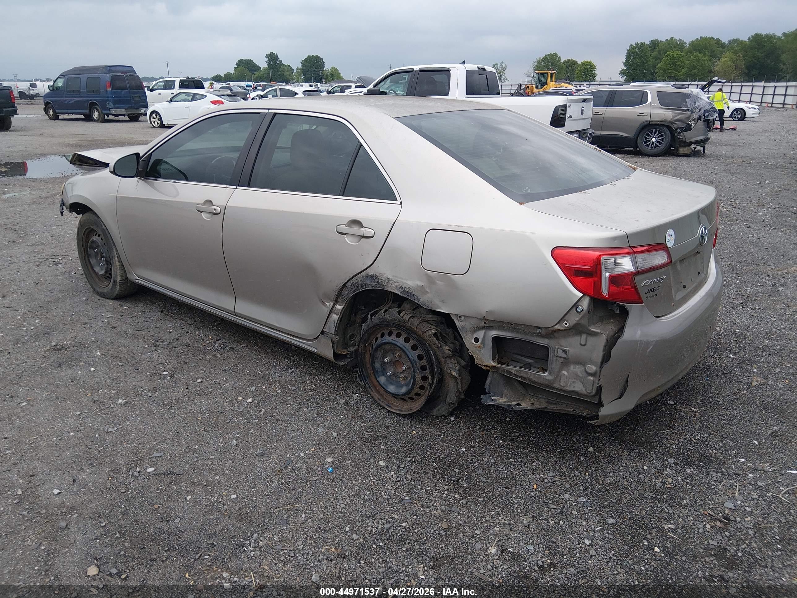 TOYOTA CAMRY image 3
