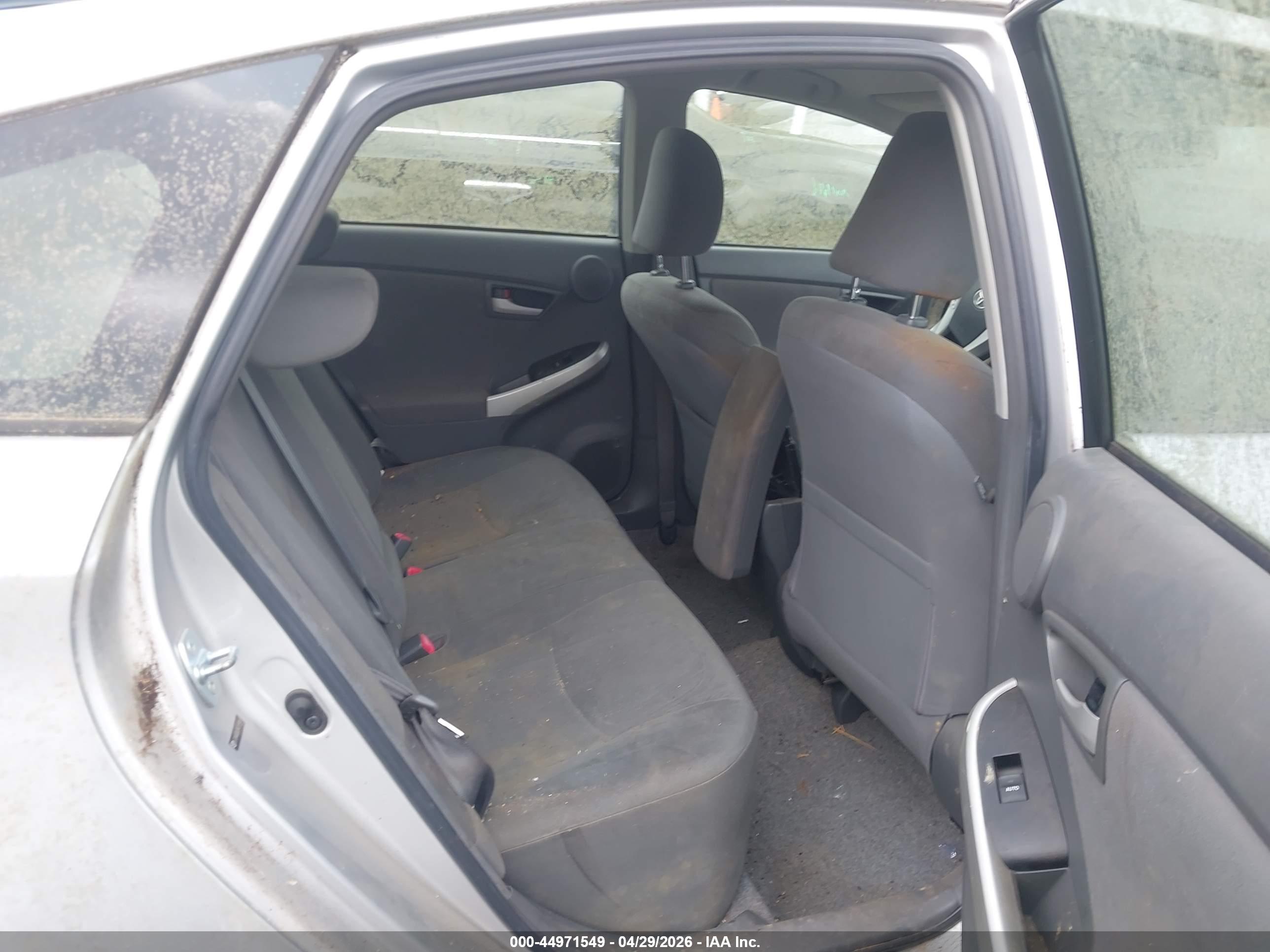 TOYOTA PRIUS image 8