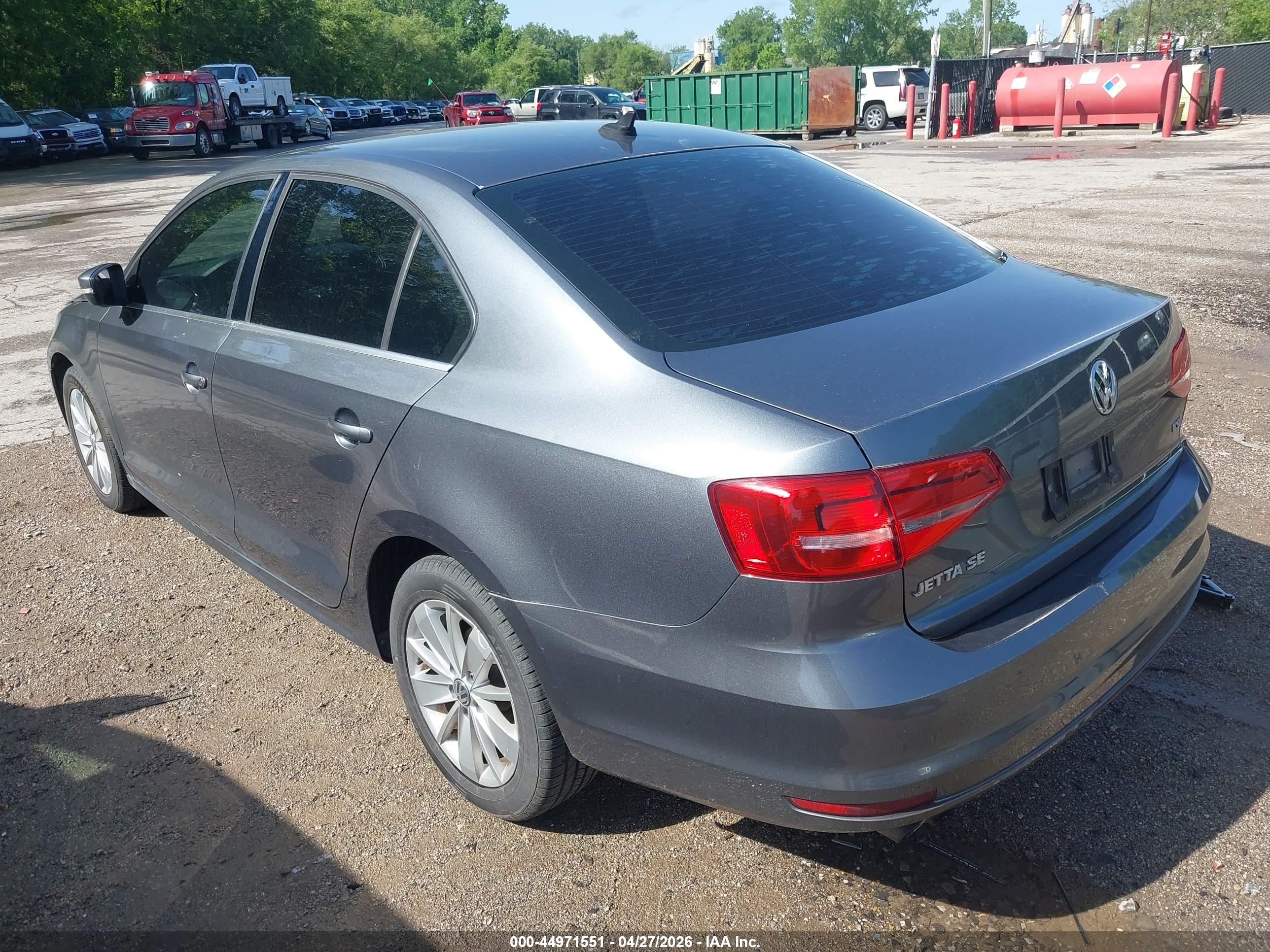 VOLKSWAGEN JETTA image 3