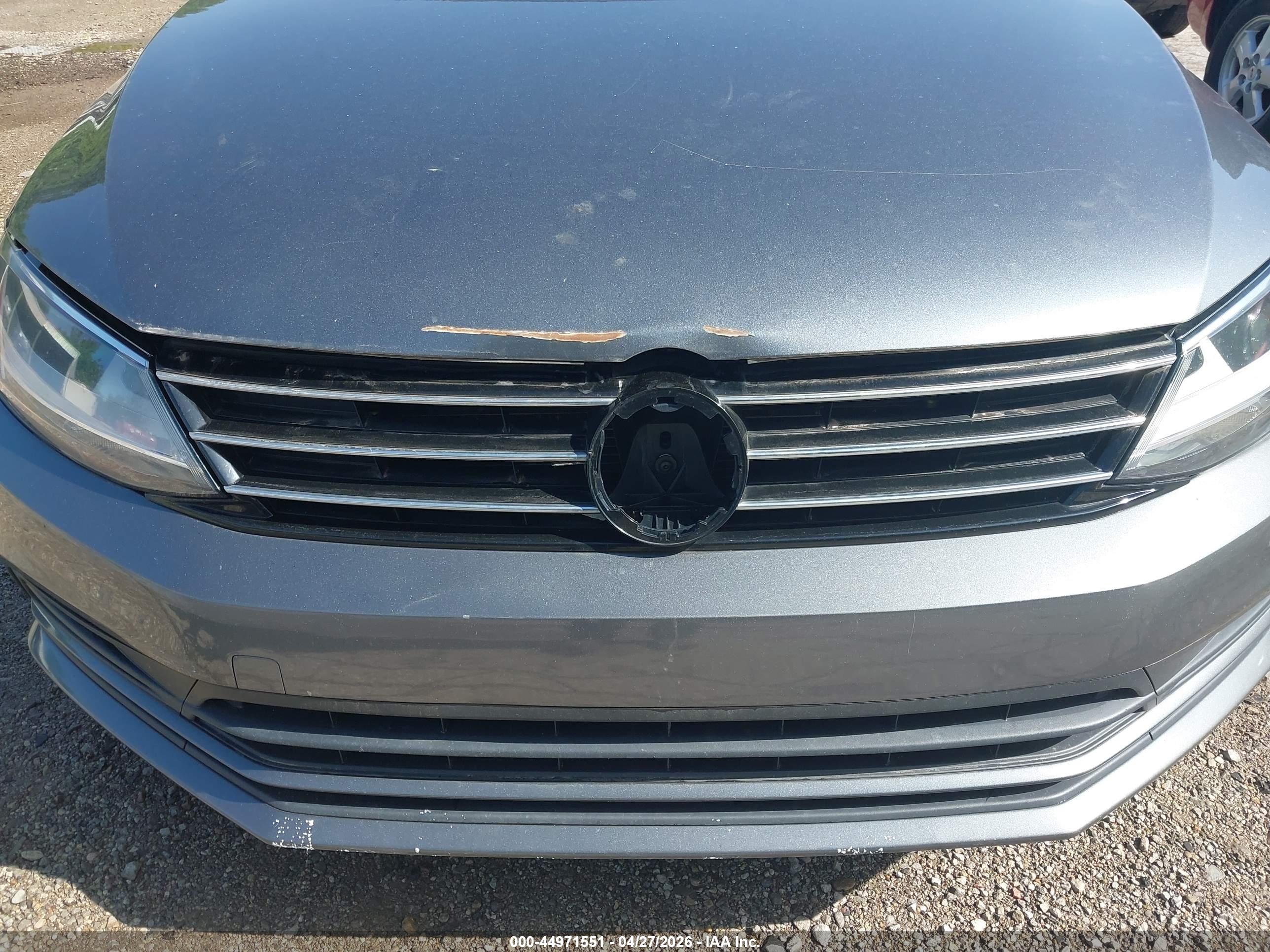 VOLKSWAGEN JETTA image 6