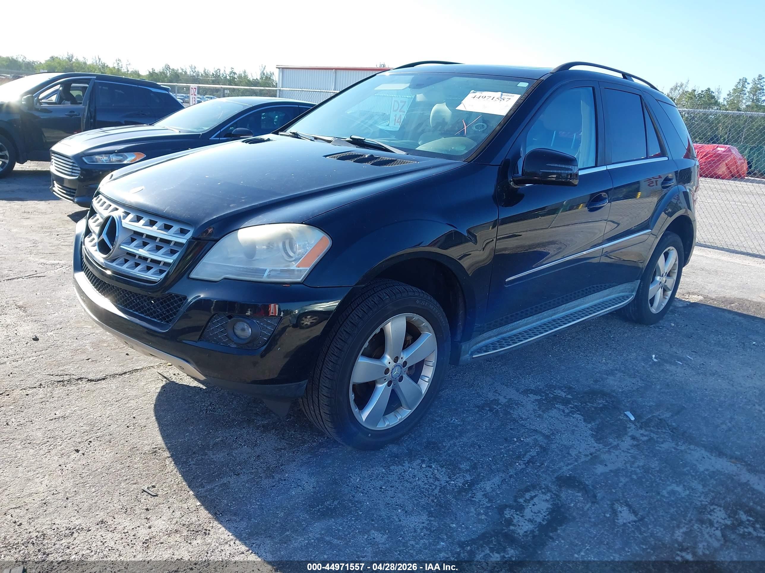 MERCEDES-BENZ ML image 2