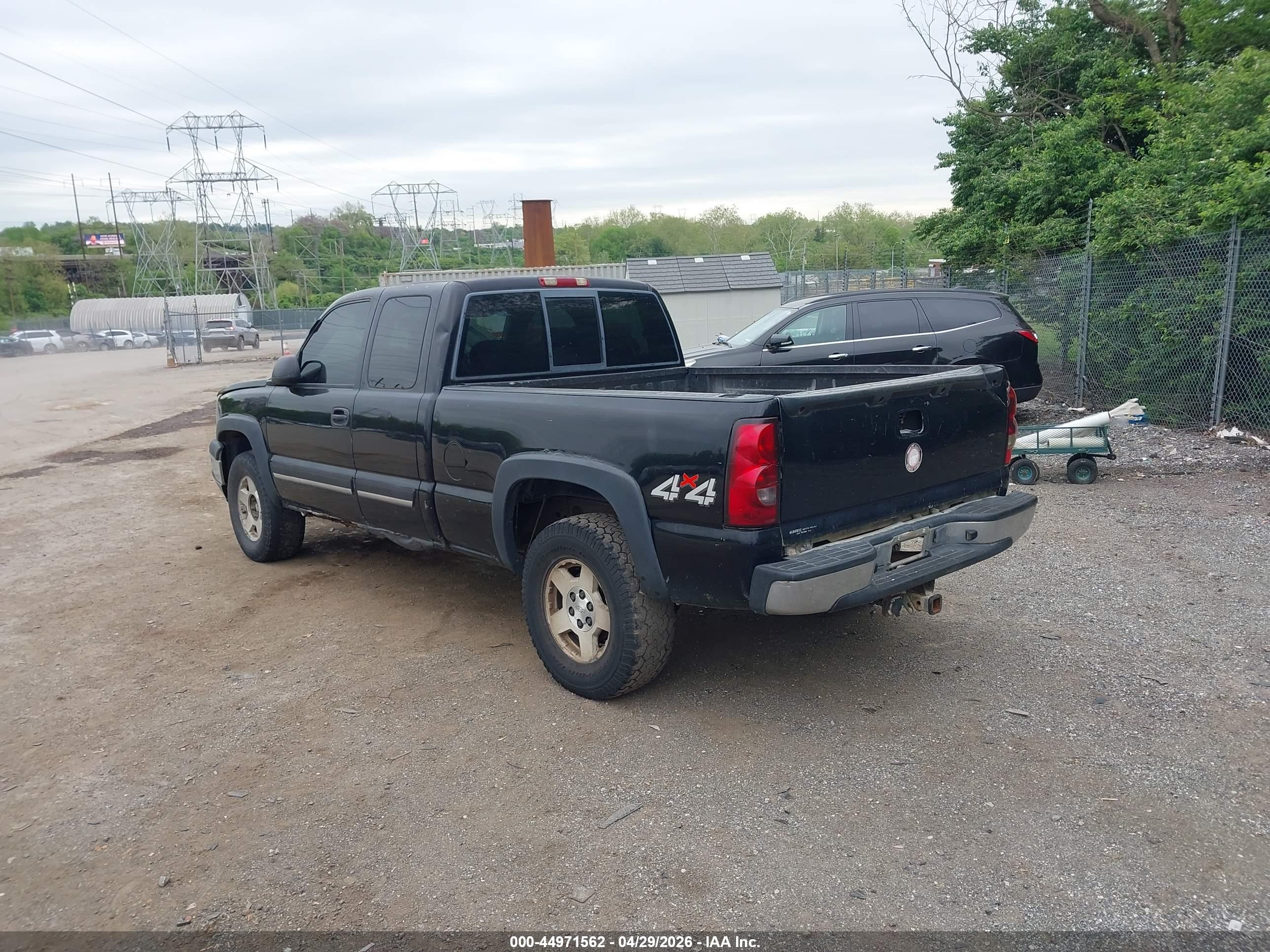 CHEVROLET SILVERADO image 3