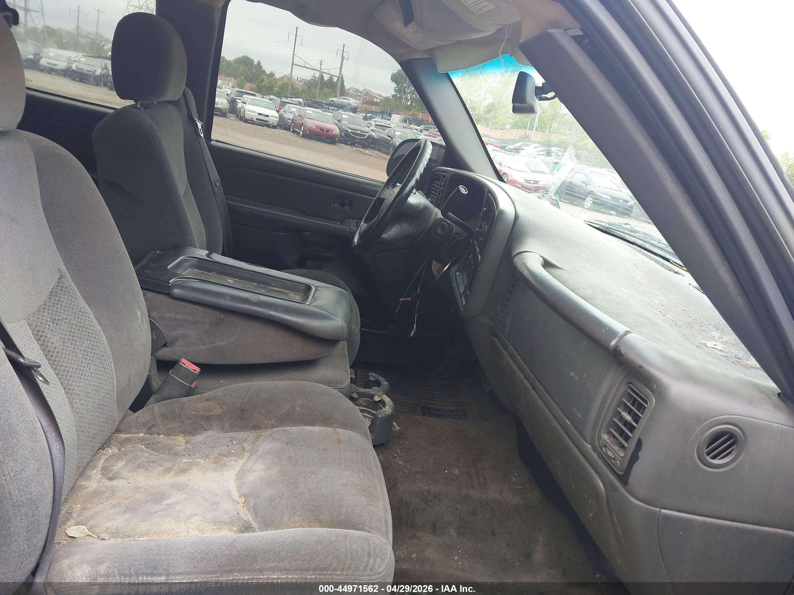 CHEVROLET SILVERADO image 5