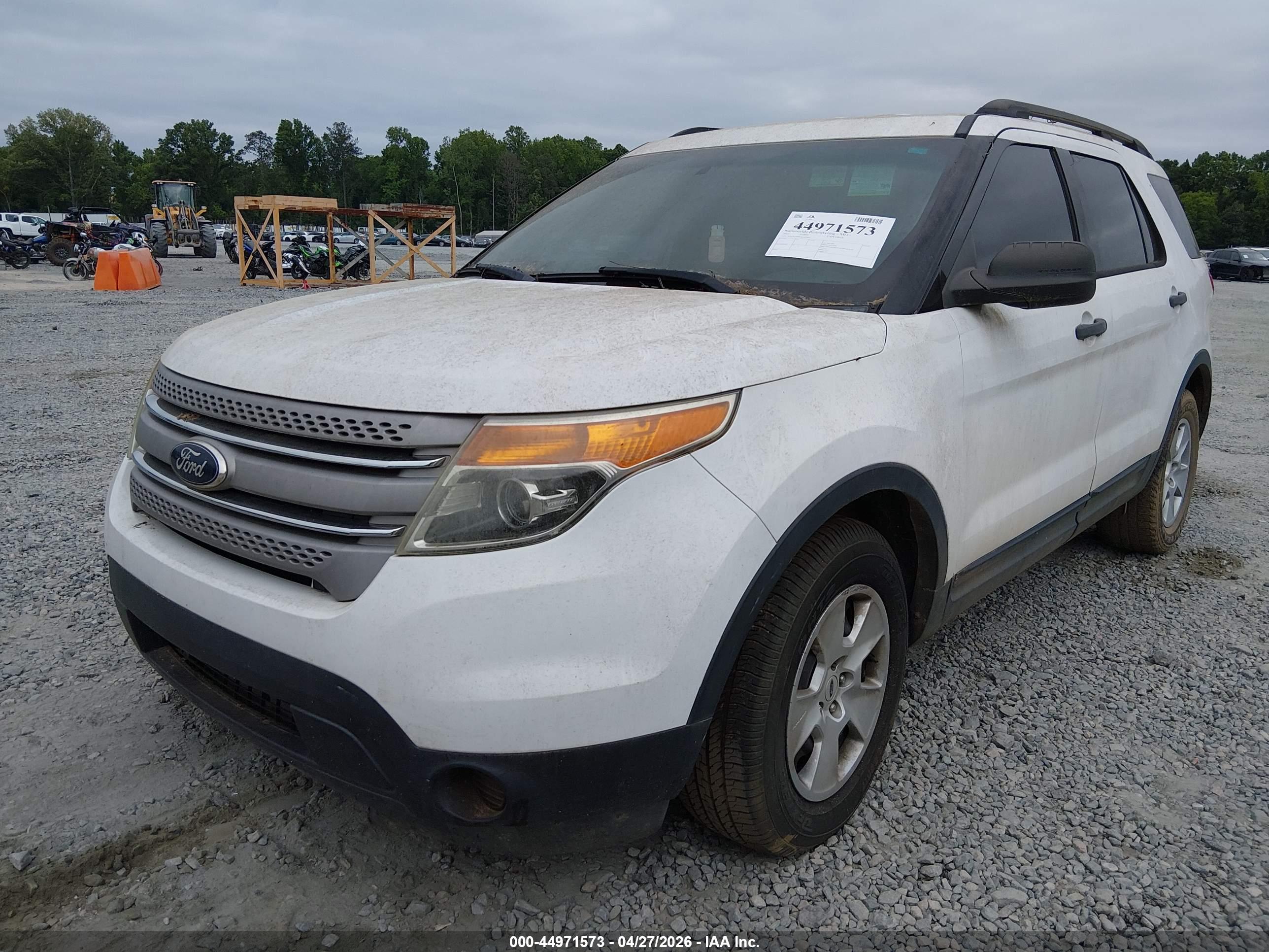 FORD EXPLORER image 2