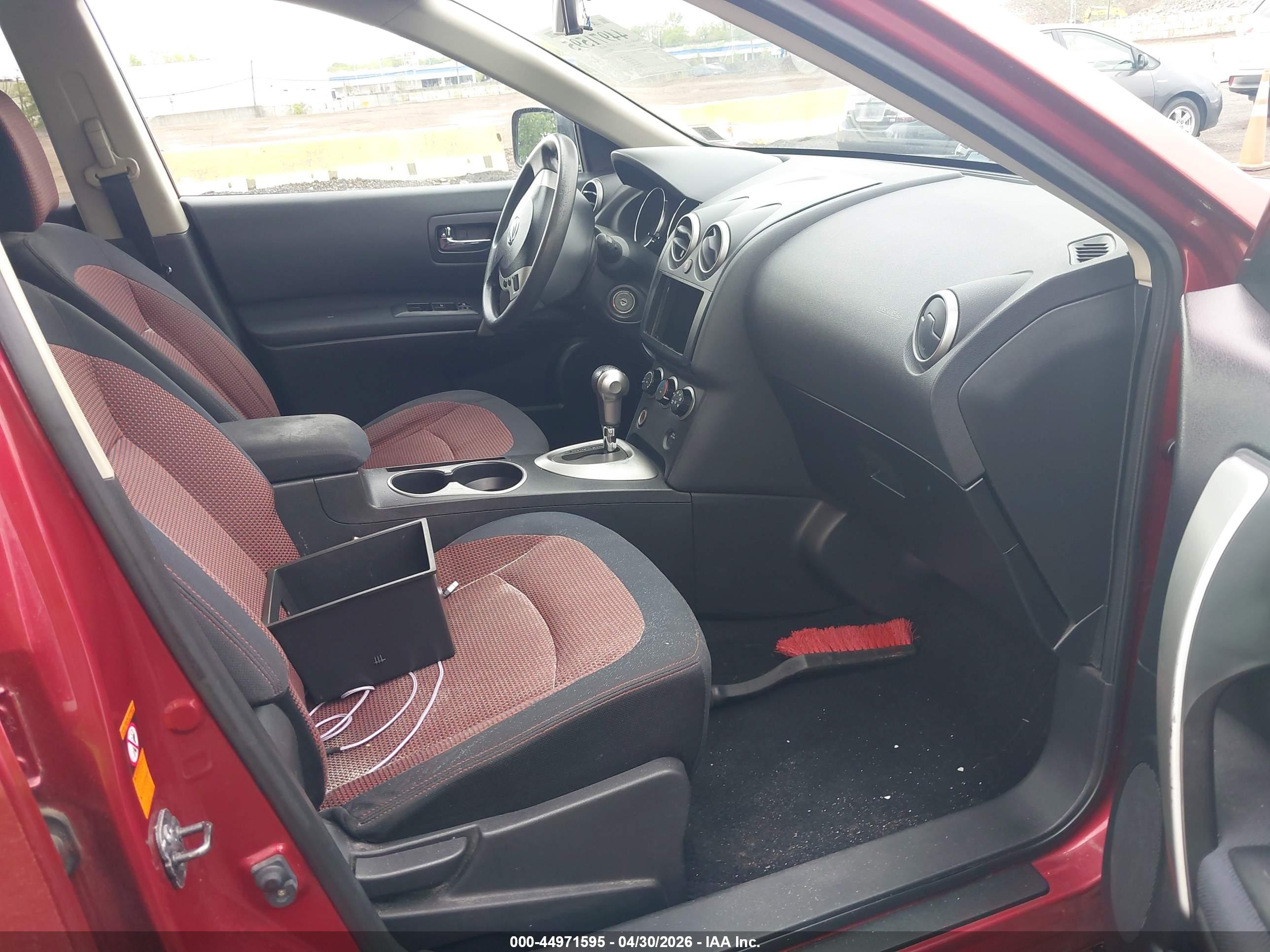 NISSAN ROGUE image 5