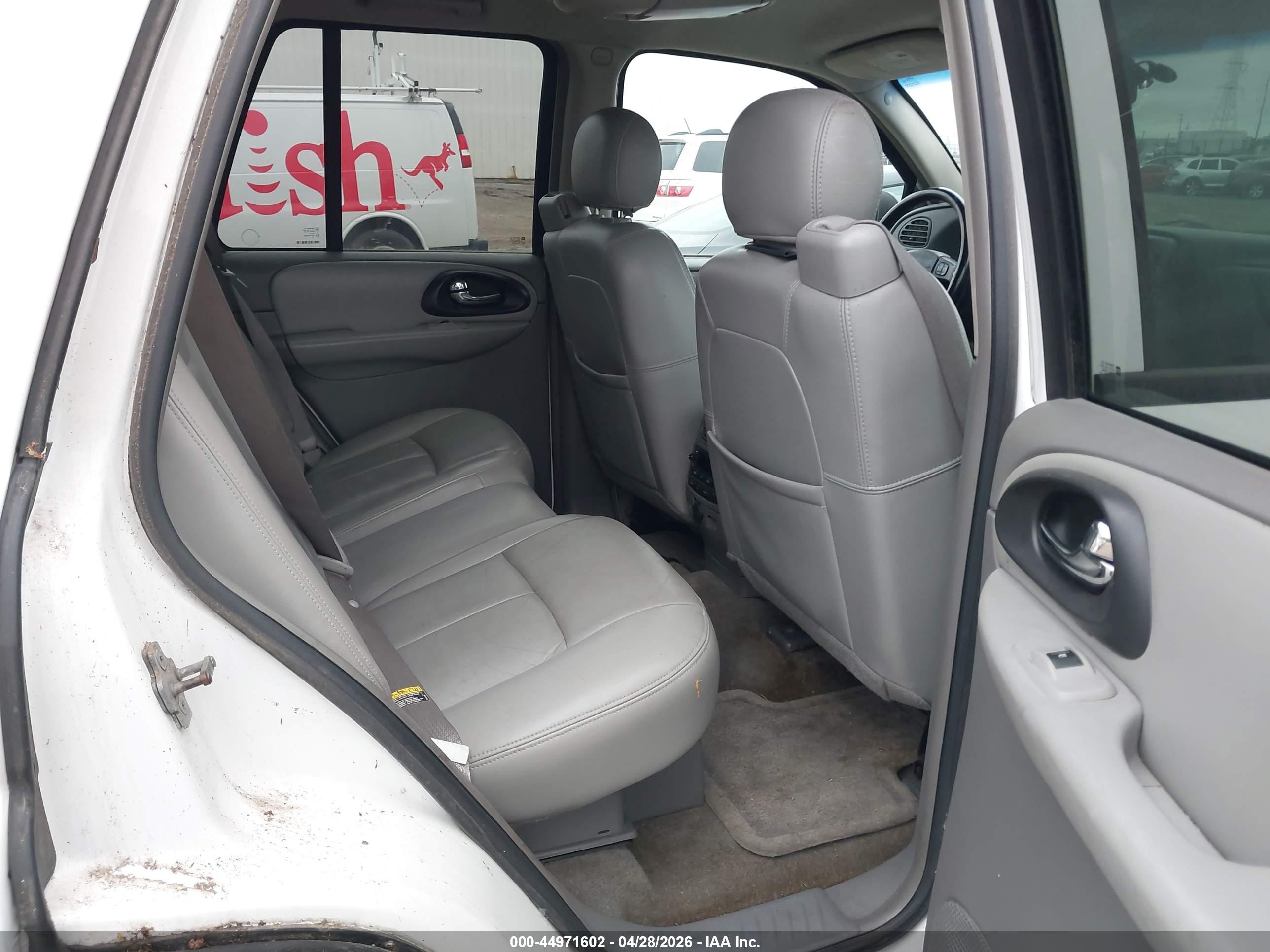 CHEVROLET TRAILBLAZER image 8