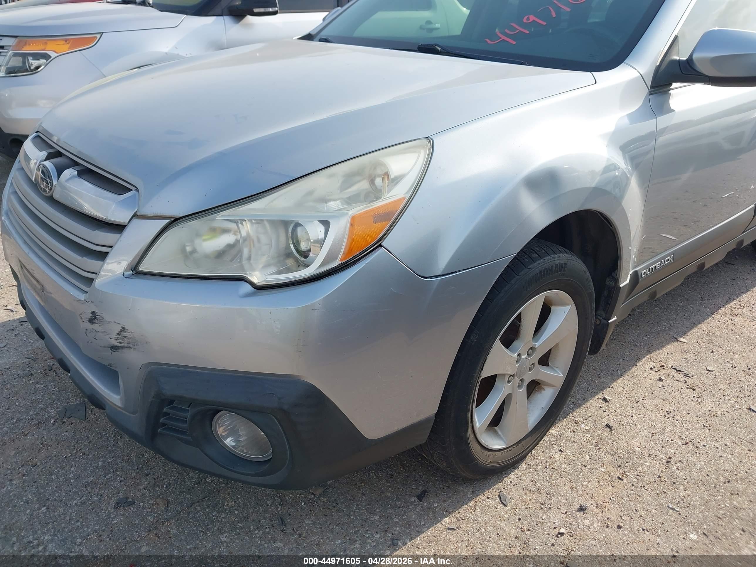 SUBARU OUTBACK image 6