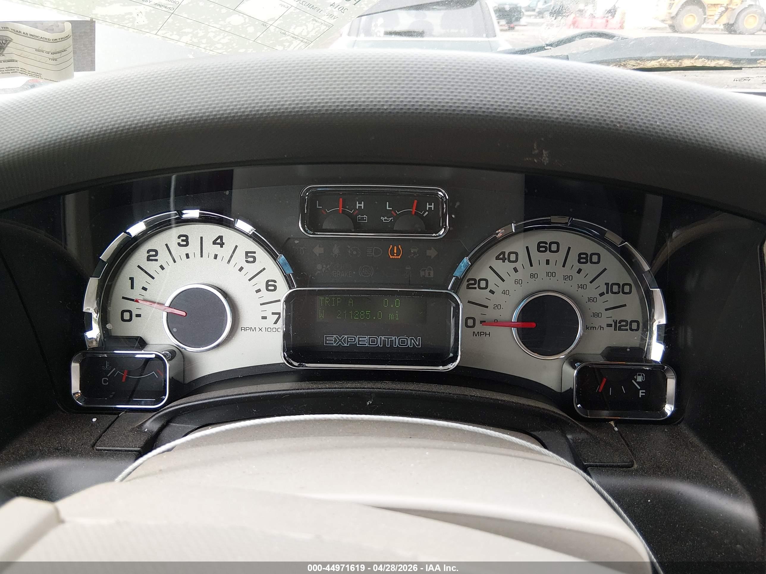 FORD EXPEDITION image 7