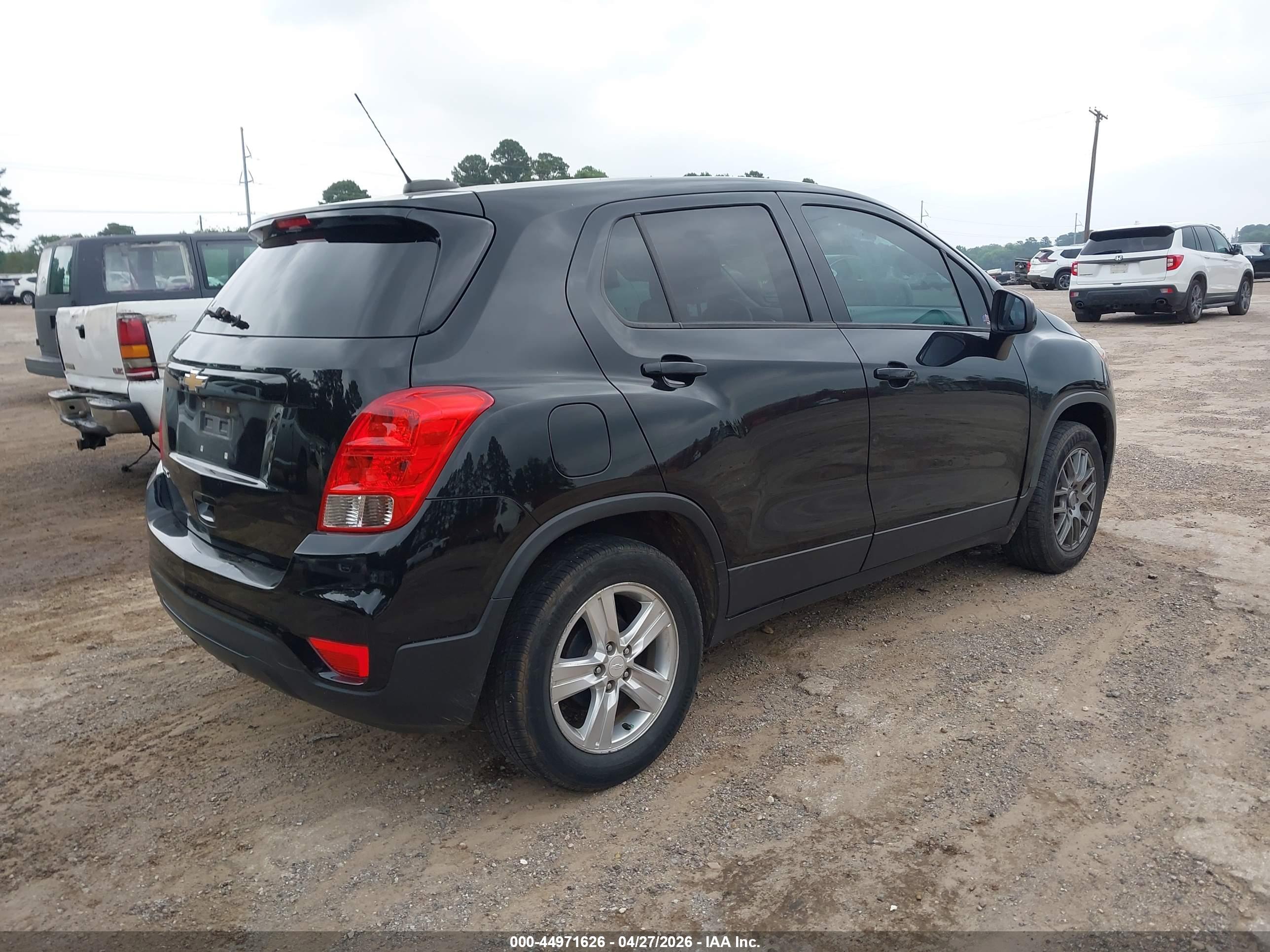CHEVROLET TRAX image 4