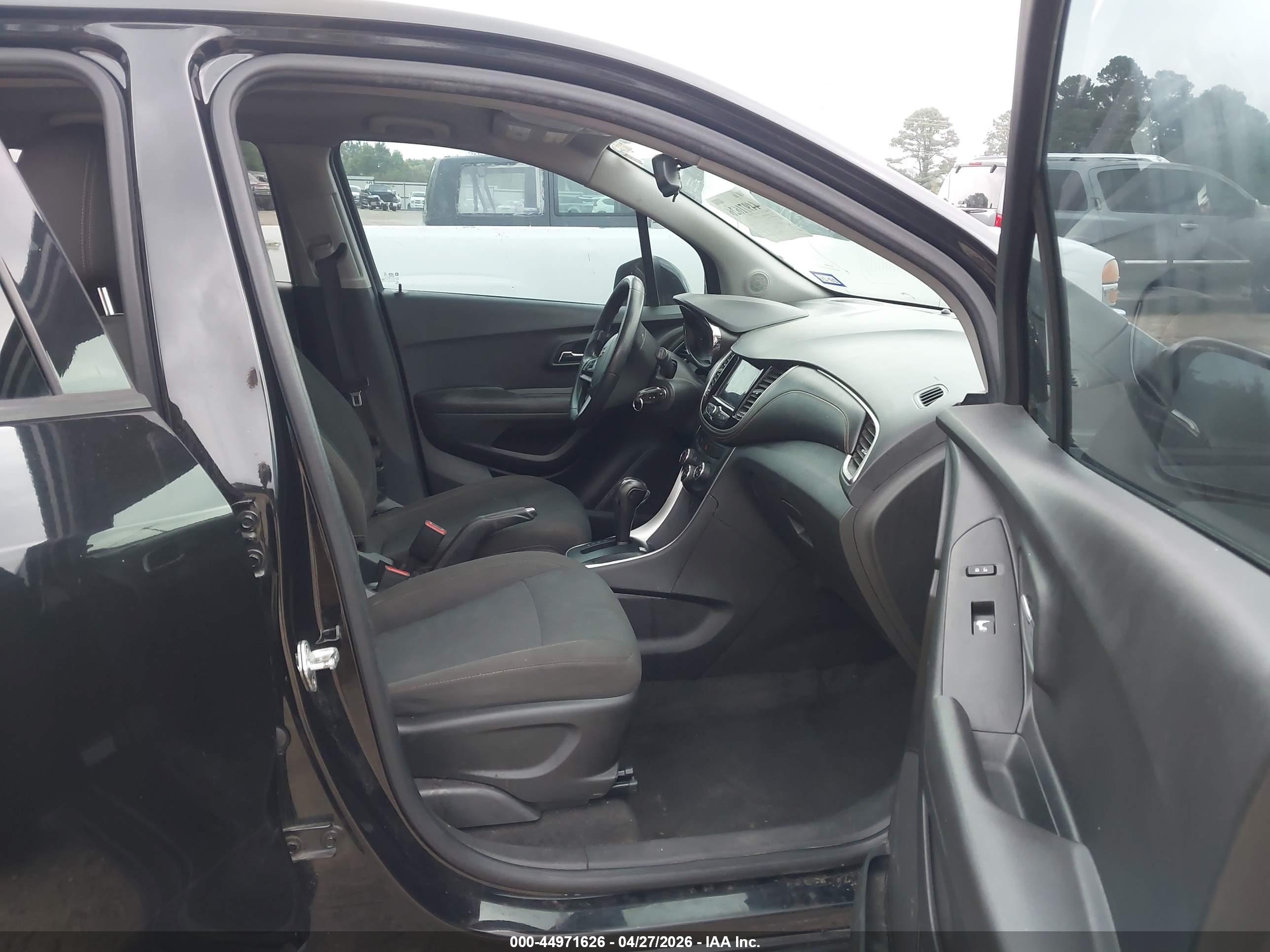 CHEVROLET TRAX image 5