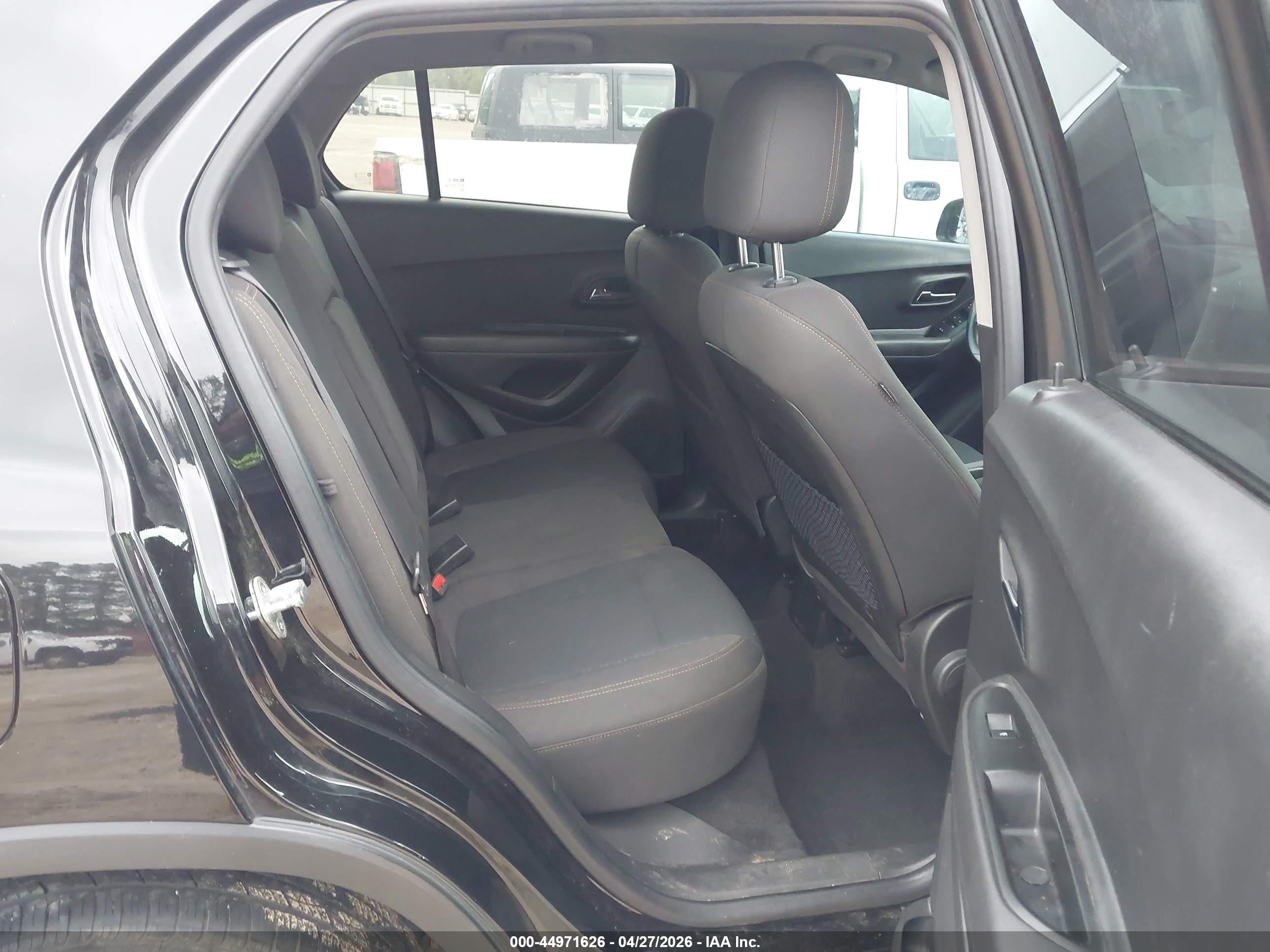 CHEVROLET TRAX image 8