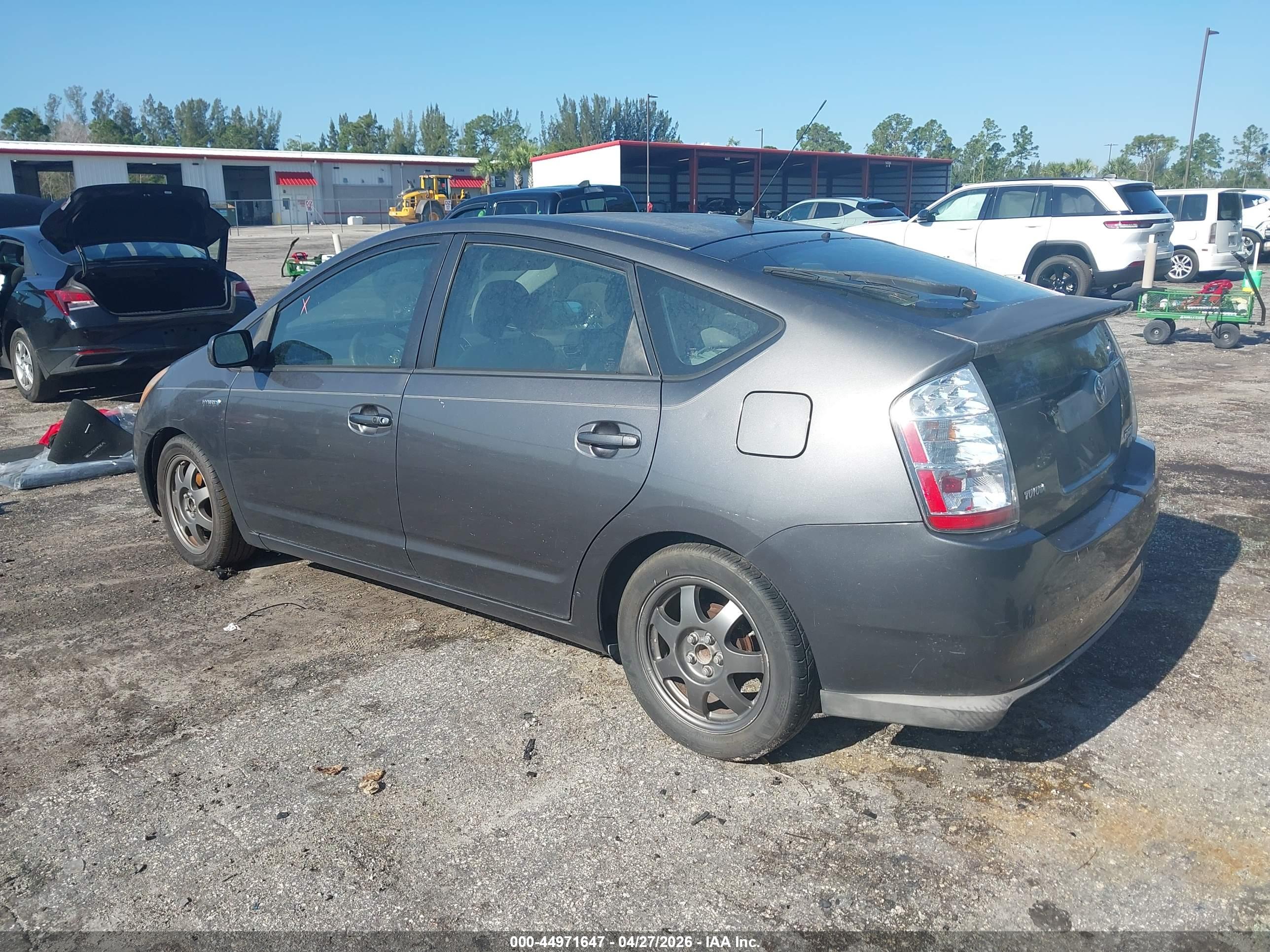 TOYOTA PRIUS image 3