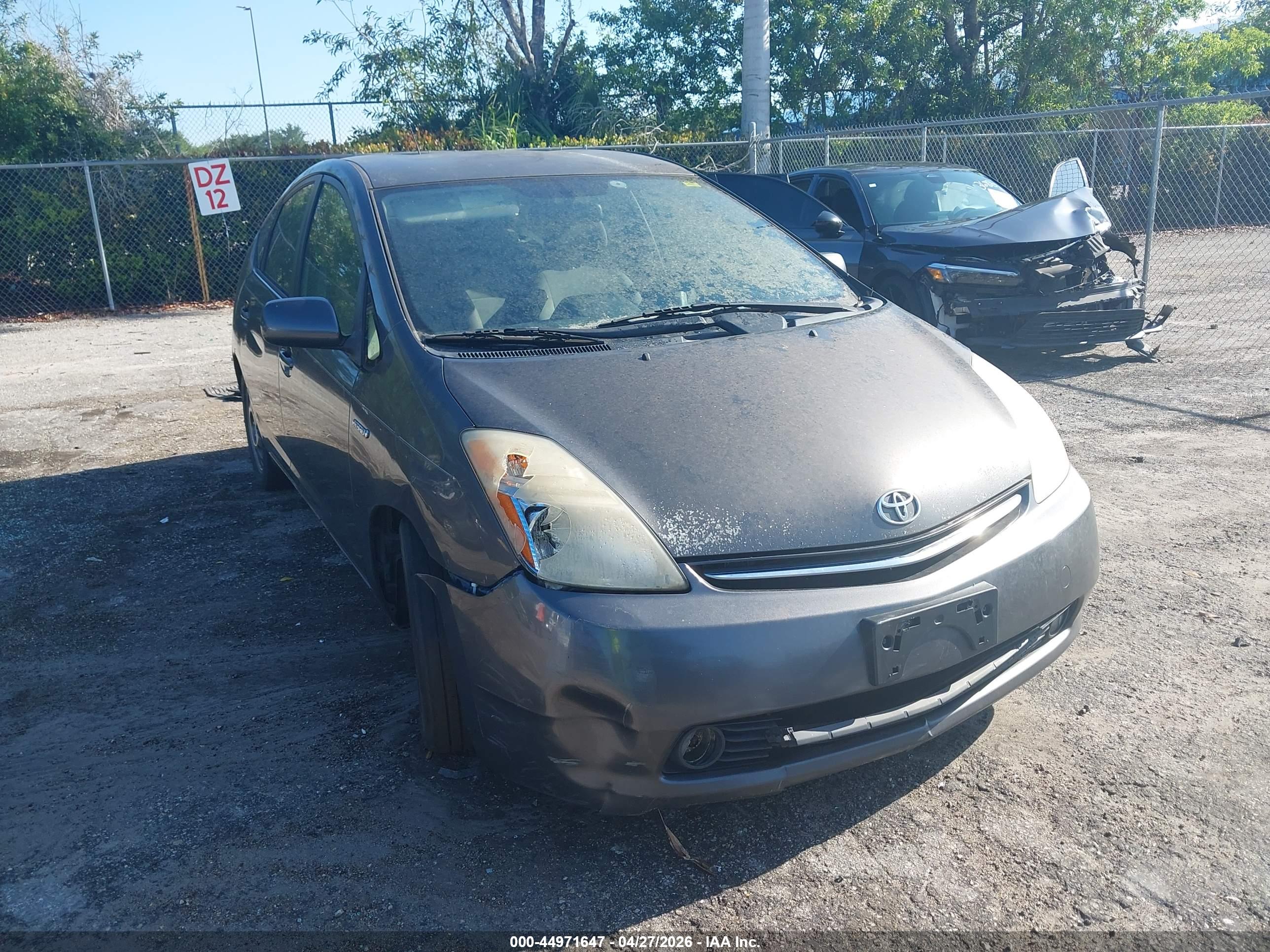 TOYOTA PRIUS image 6