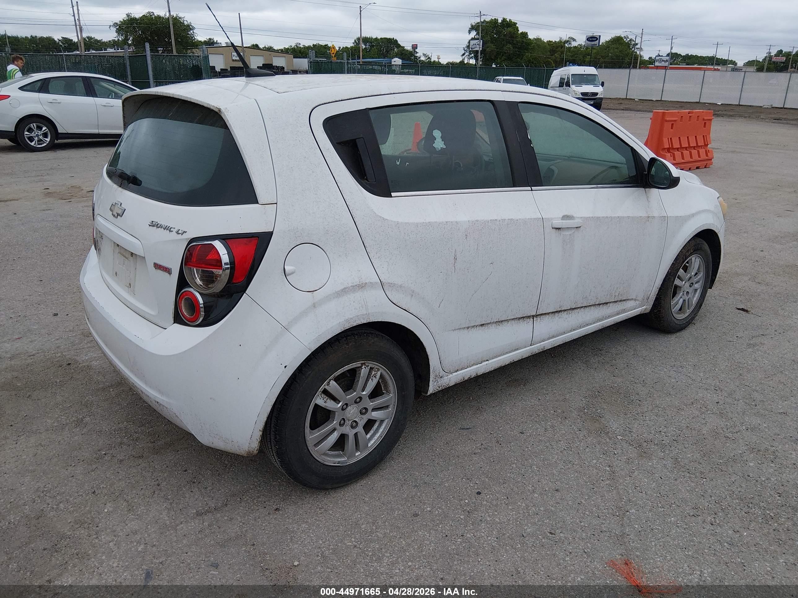 CHEVROLET SONIC image 4