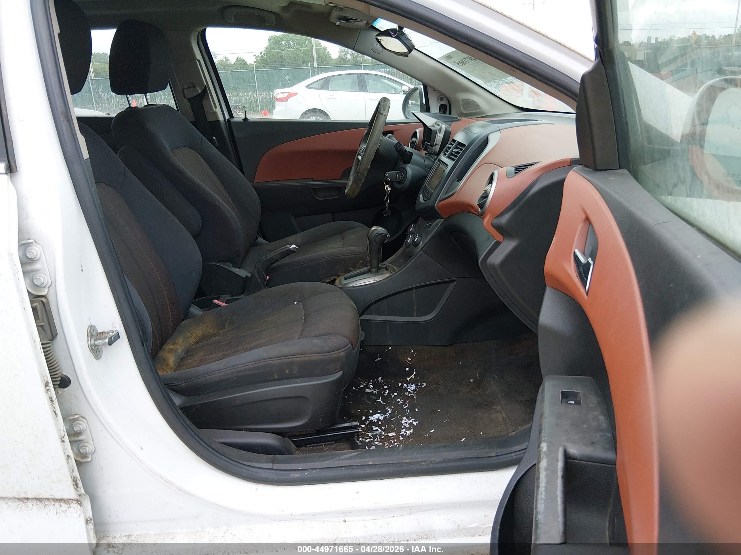 CHEVROLET SONIC image 5