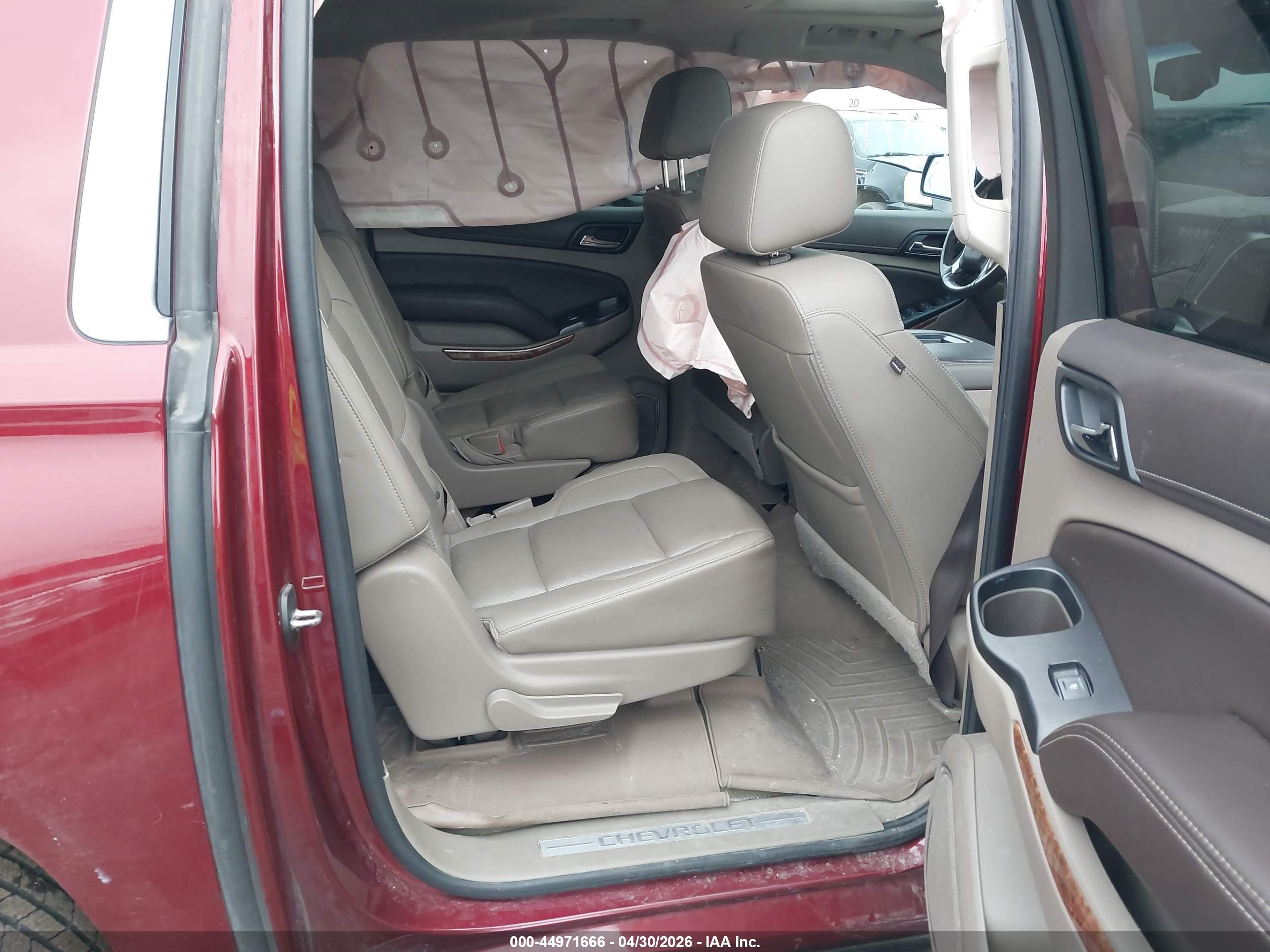 CHEVROLET SUBURBAN image 8