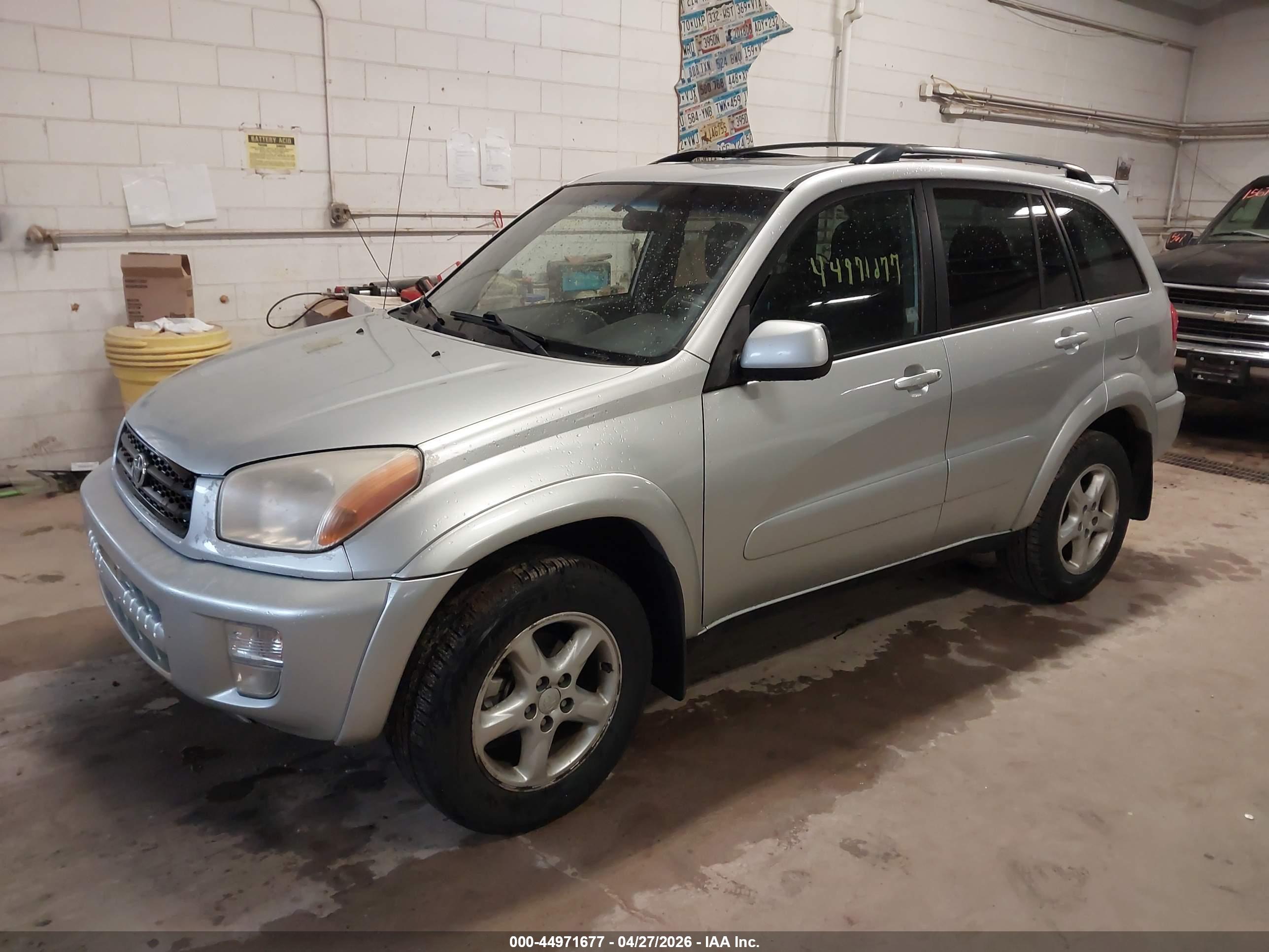 TOYOTA RAV4 image 2