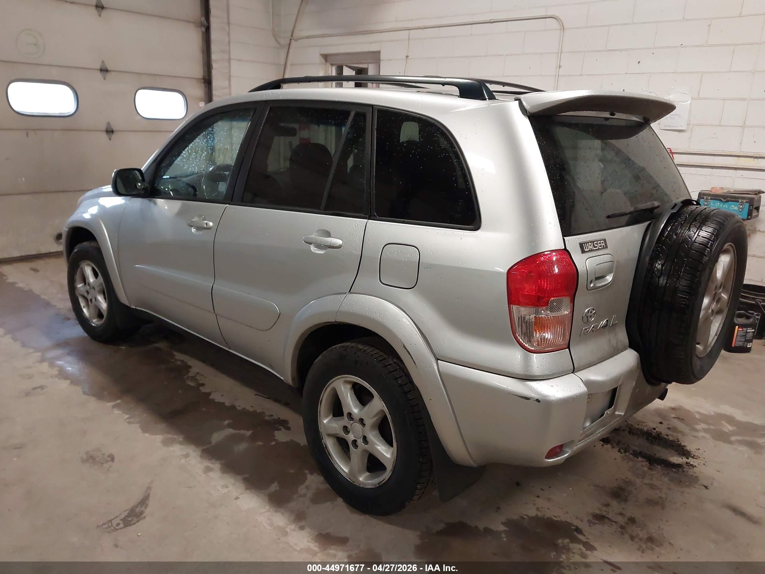 TOYOTA RAV4 image 3