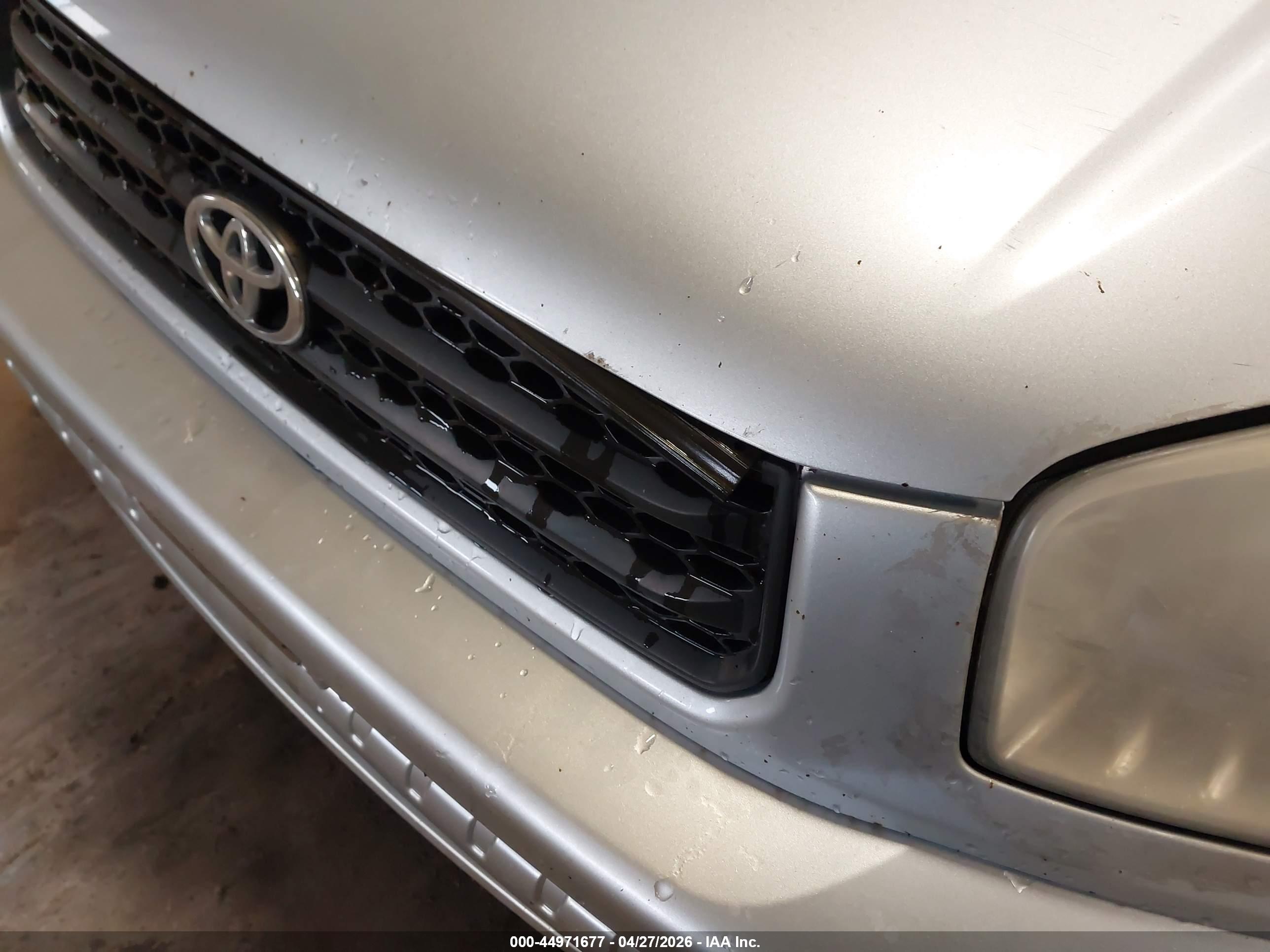 TOYOTA RAV4 image 6