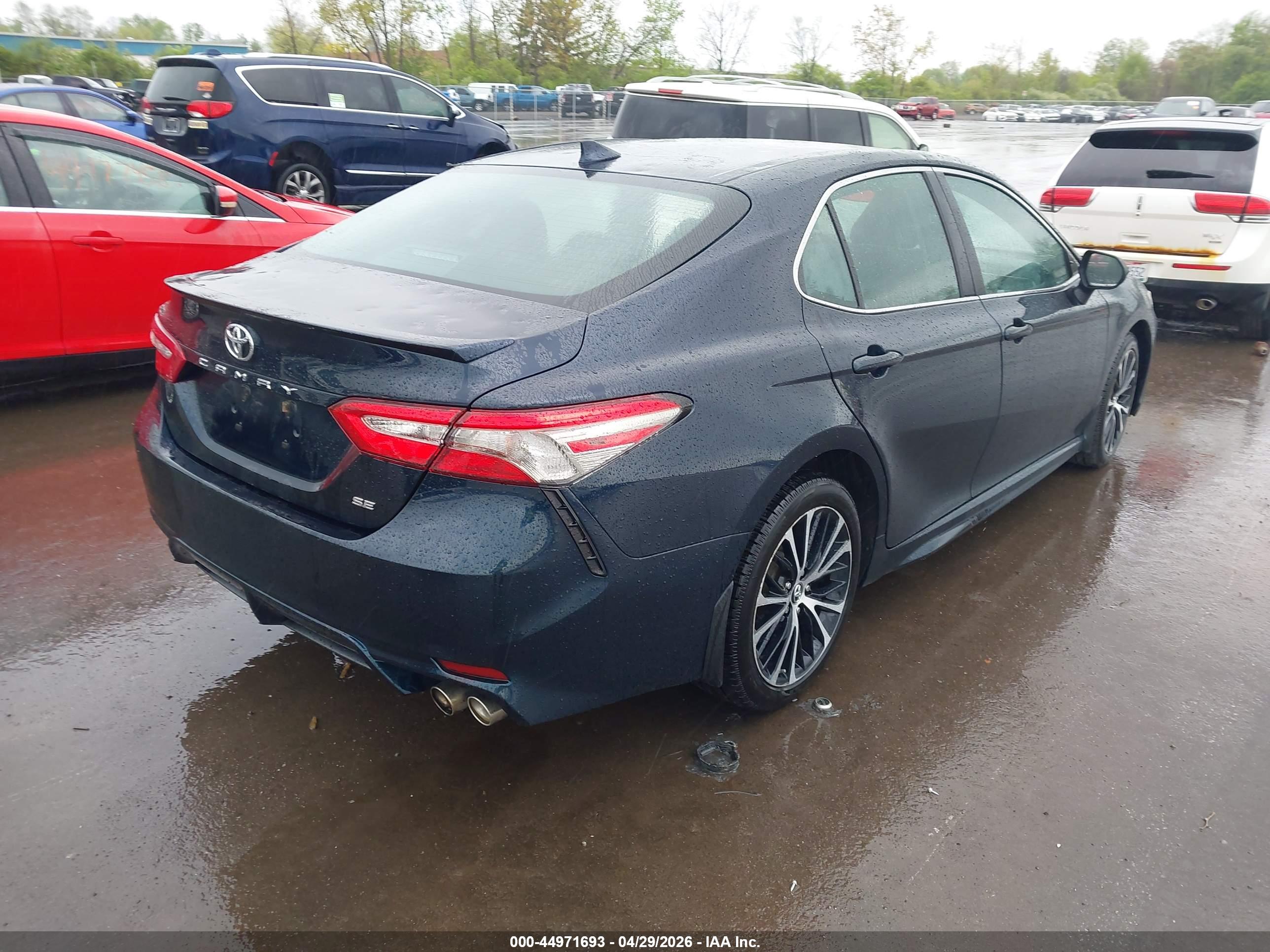 TOYOTA CAMRY image 4