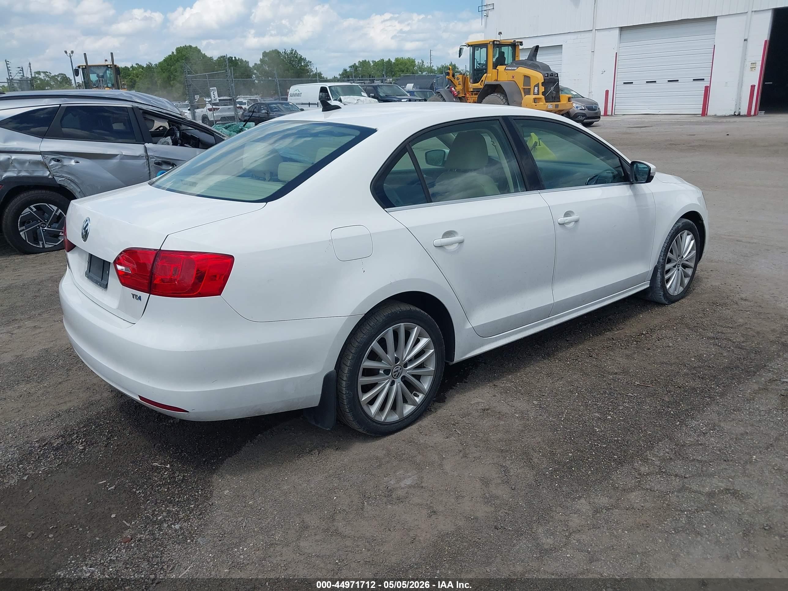 VOLKSWAGEN JETTA image 4