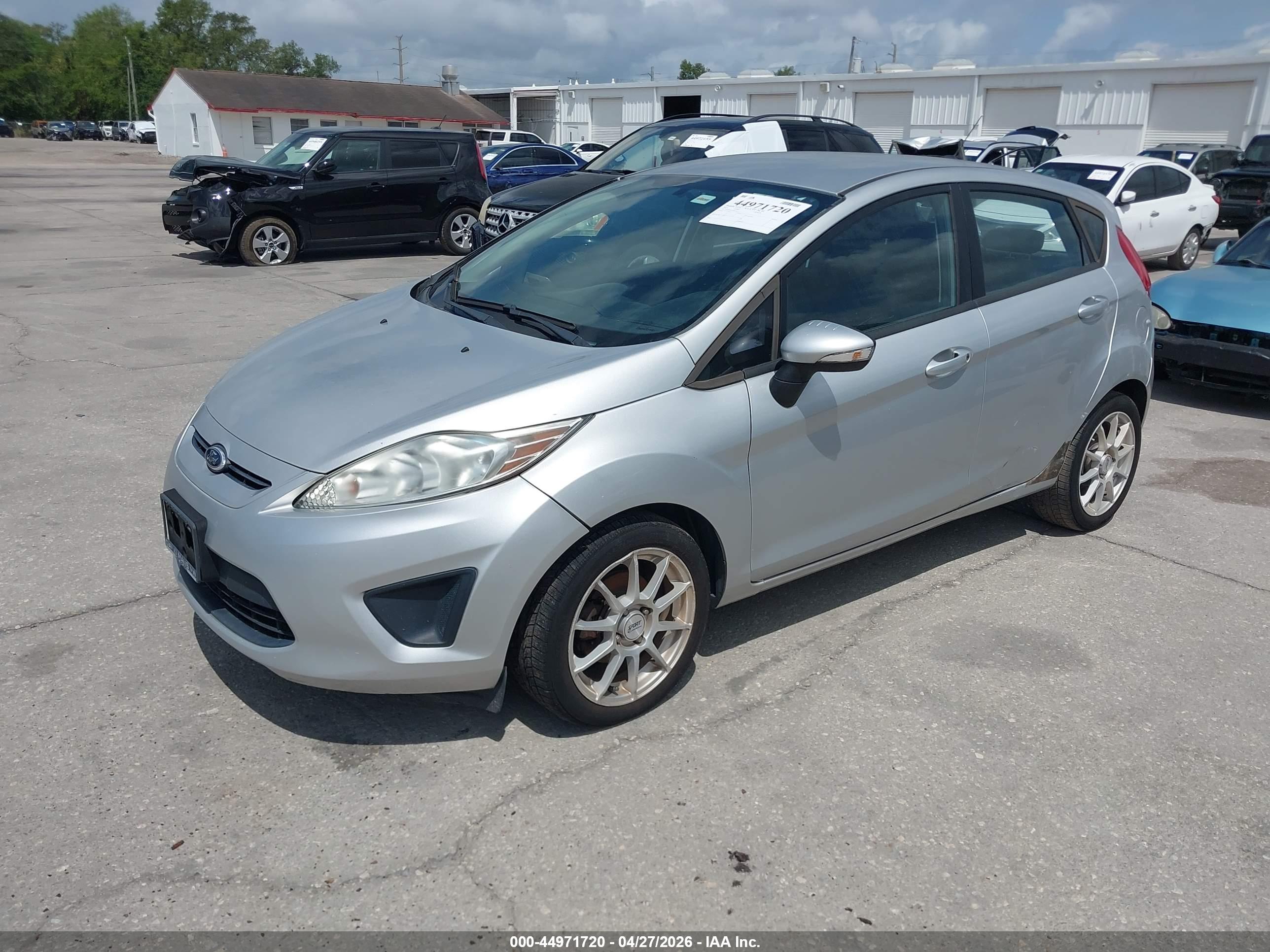 FORD FIESTA image 2