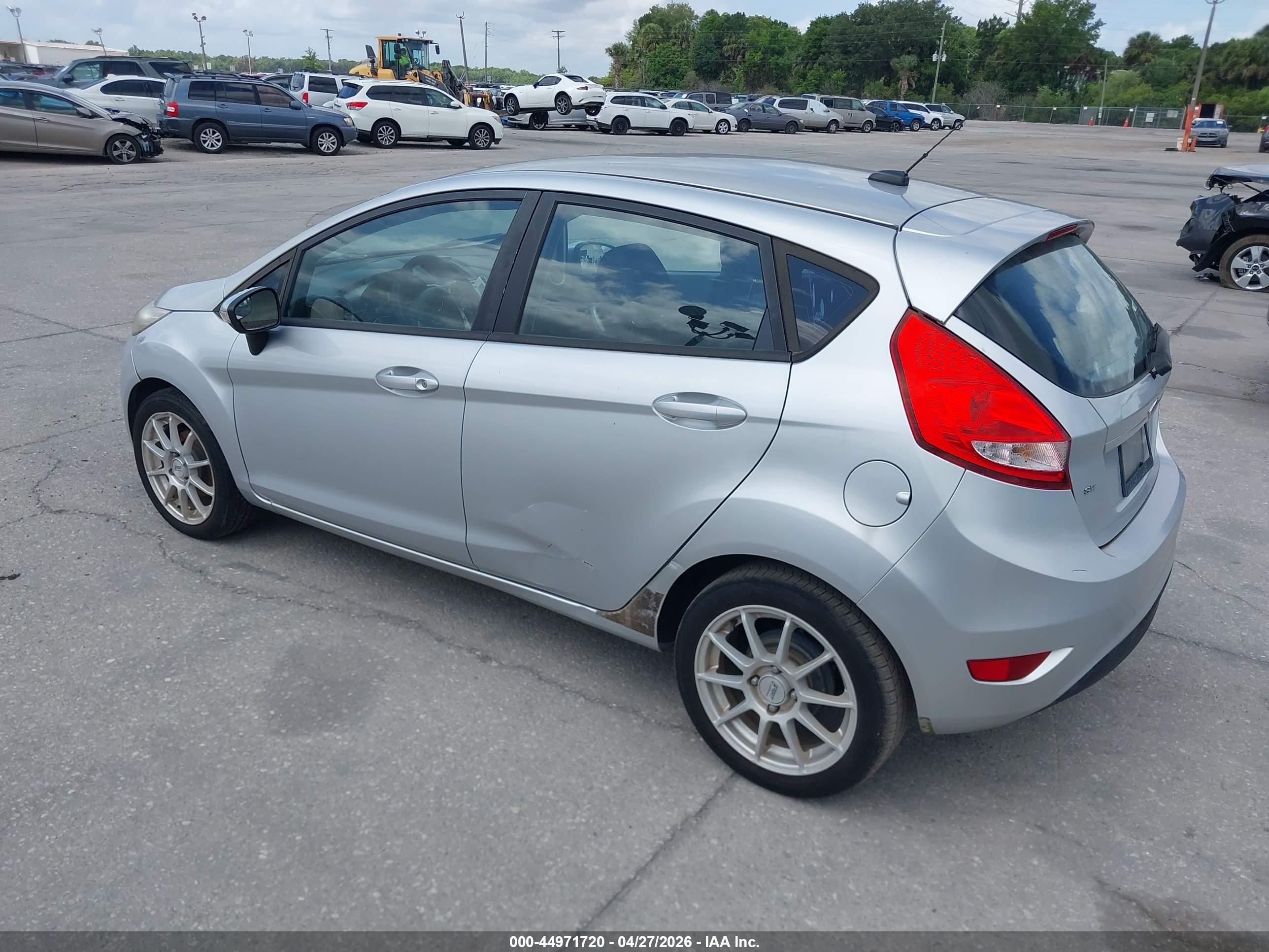 FORD FIESTA image 3